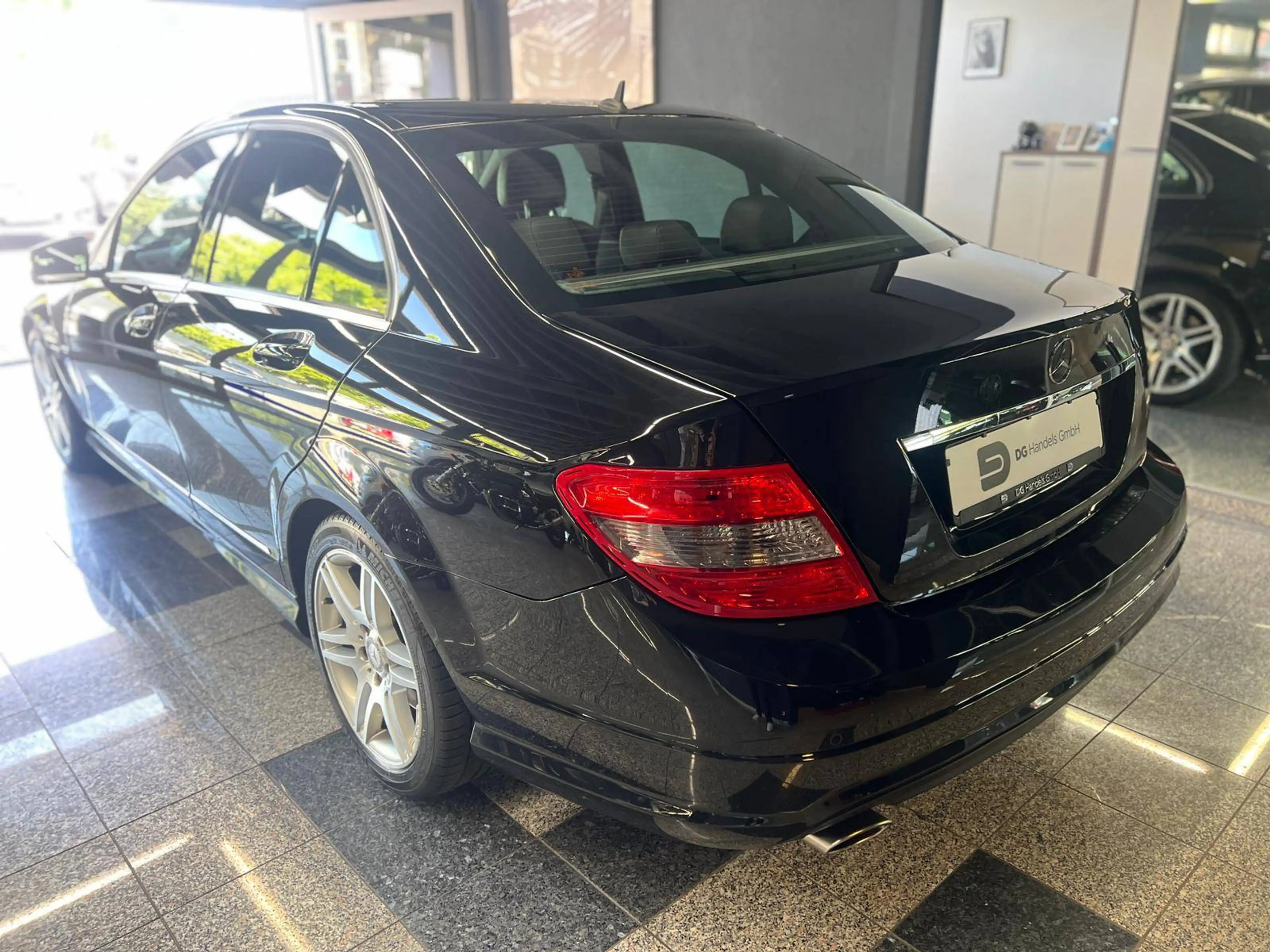 Mercedes-Benz C 350 C 350 AMG Line Sport-Paket — photo 3