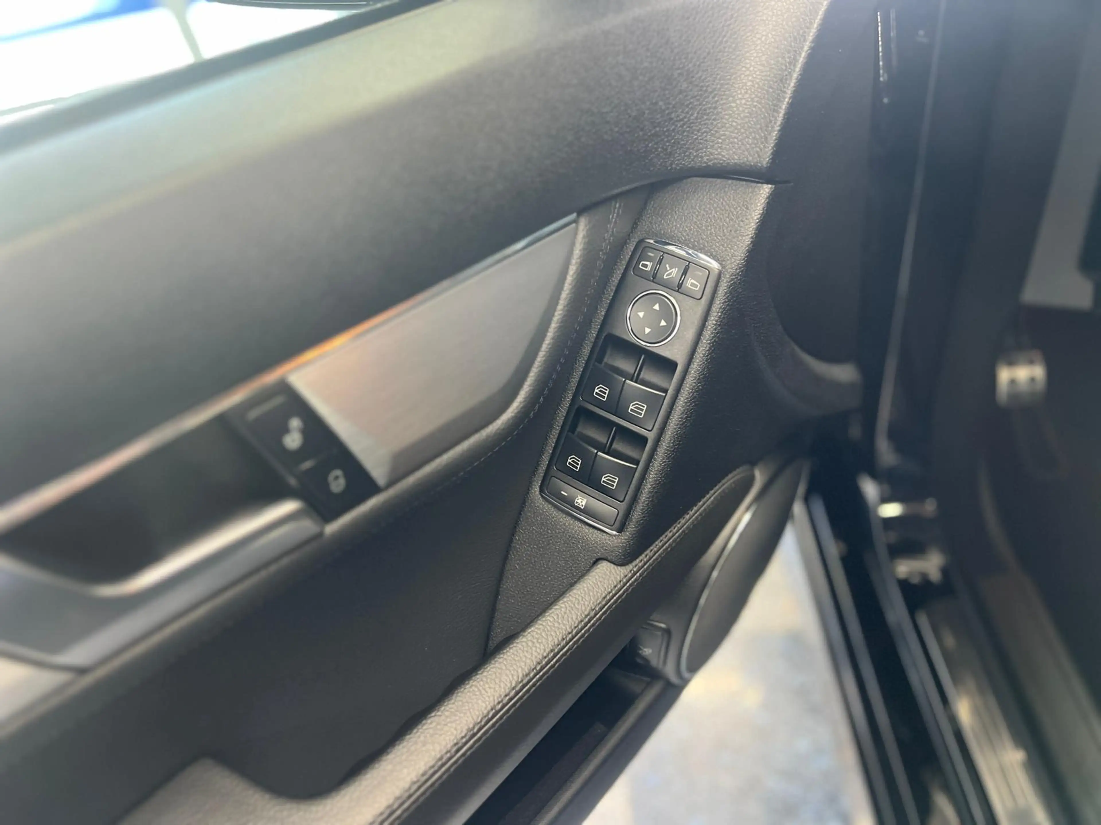 Mercedes-Benz C 350 C 350 AMG Line Sport-Paket — photo 10