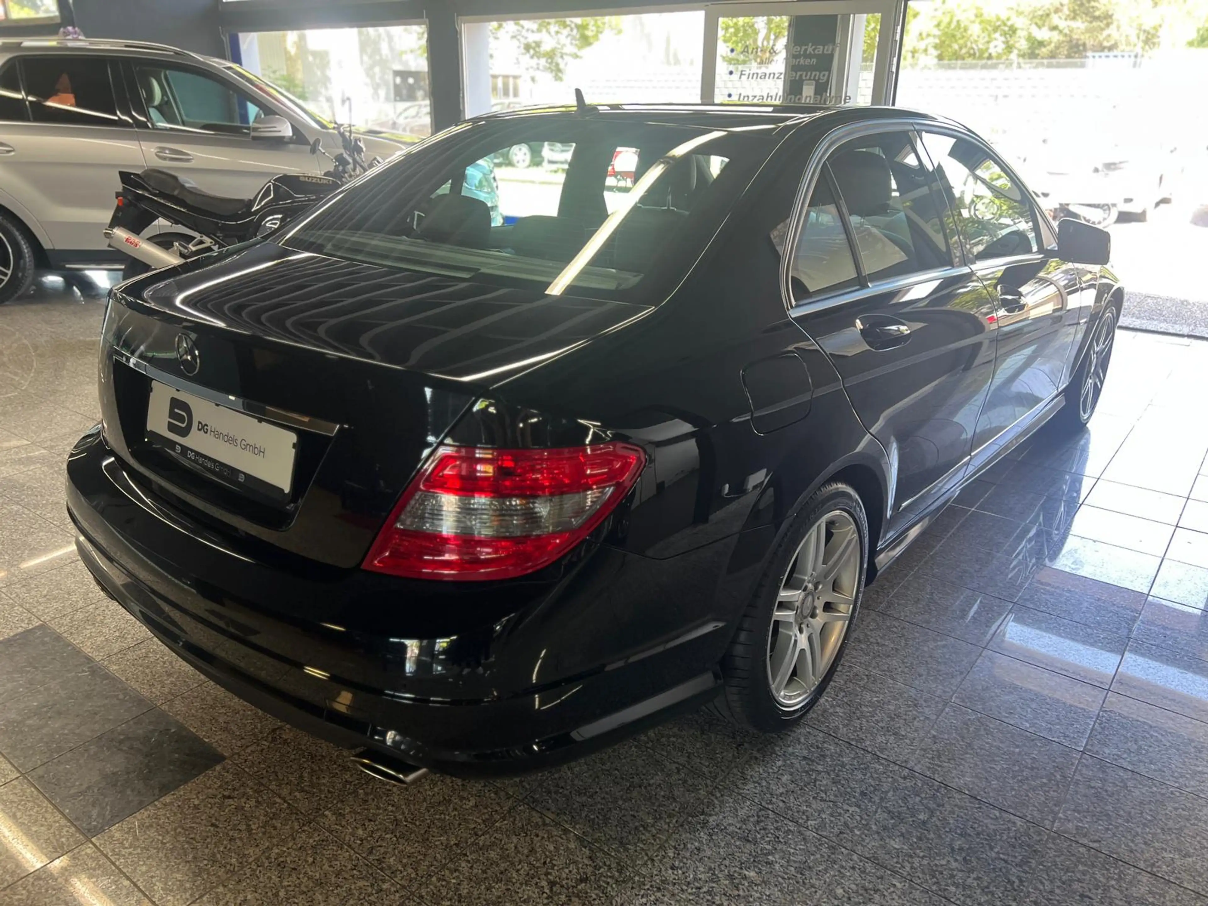 Mercedes-Benz C 350 C 350 AMG Line Sport-Paket — photo 4