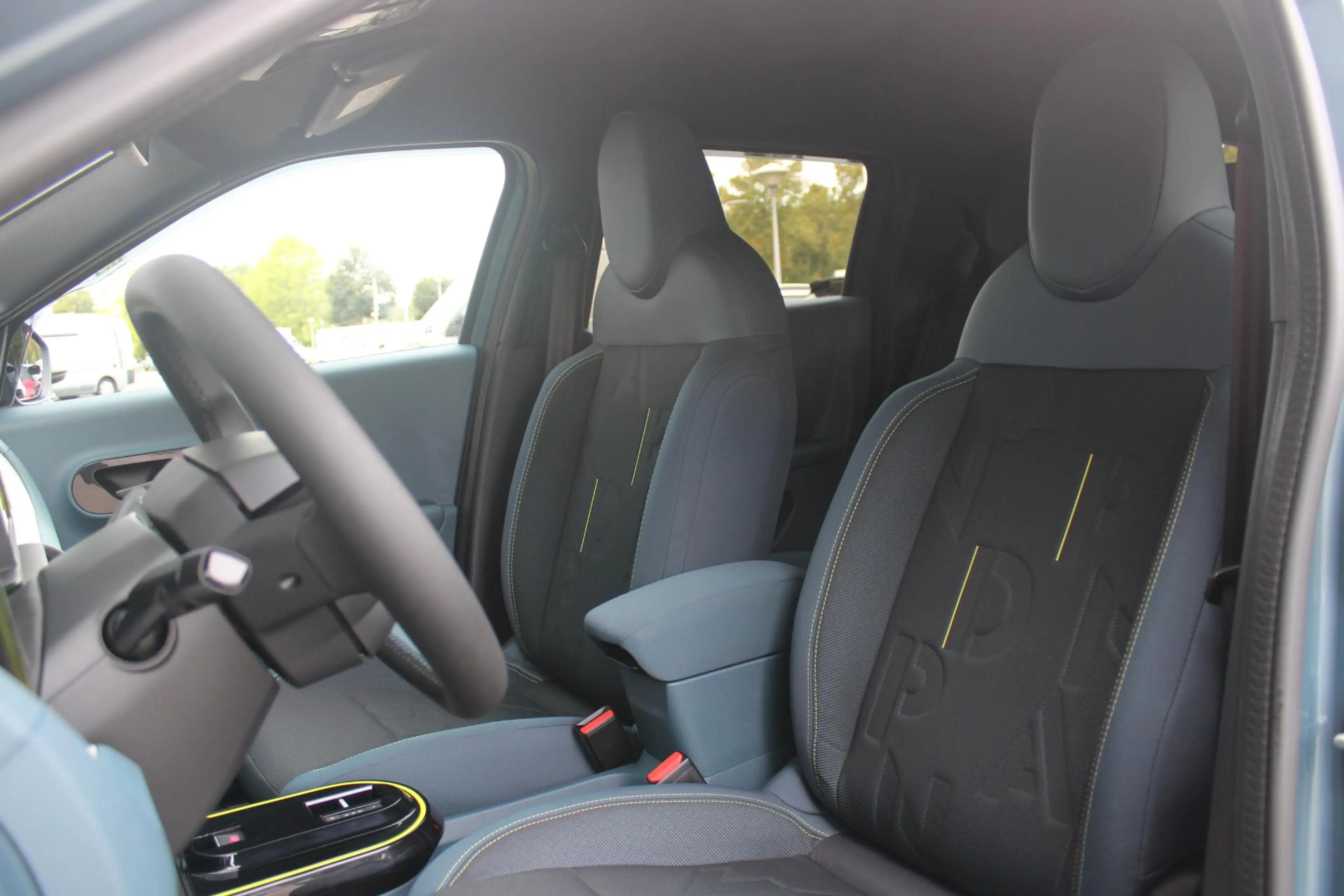 Fiat Grande Panda 1.2 Hybrid 110PK ICON STYLE | APPLE CARPLAY/ANDROI — photo 2