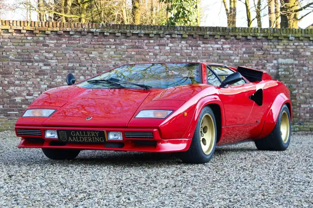 Lamborghini Countach 5000 QV Presented in Rosso over Champagne cruscott