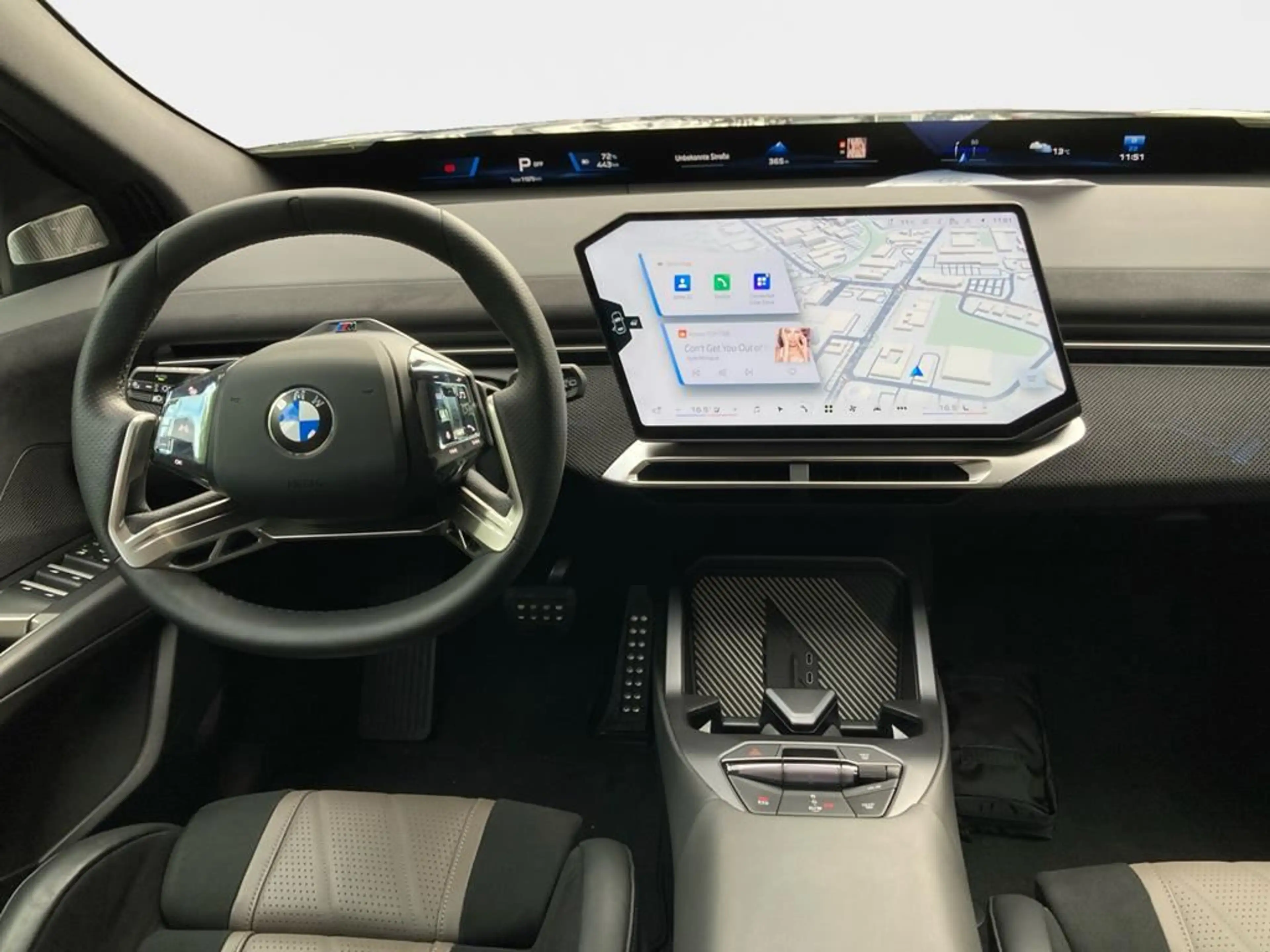 BMW iX3 M Sport Pro — photo 12