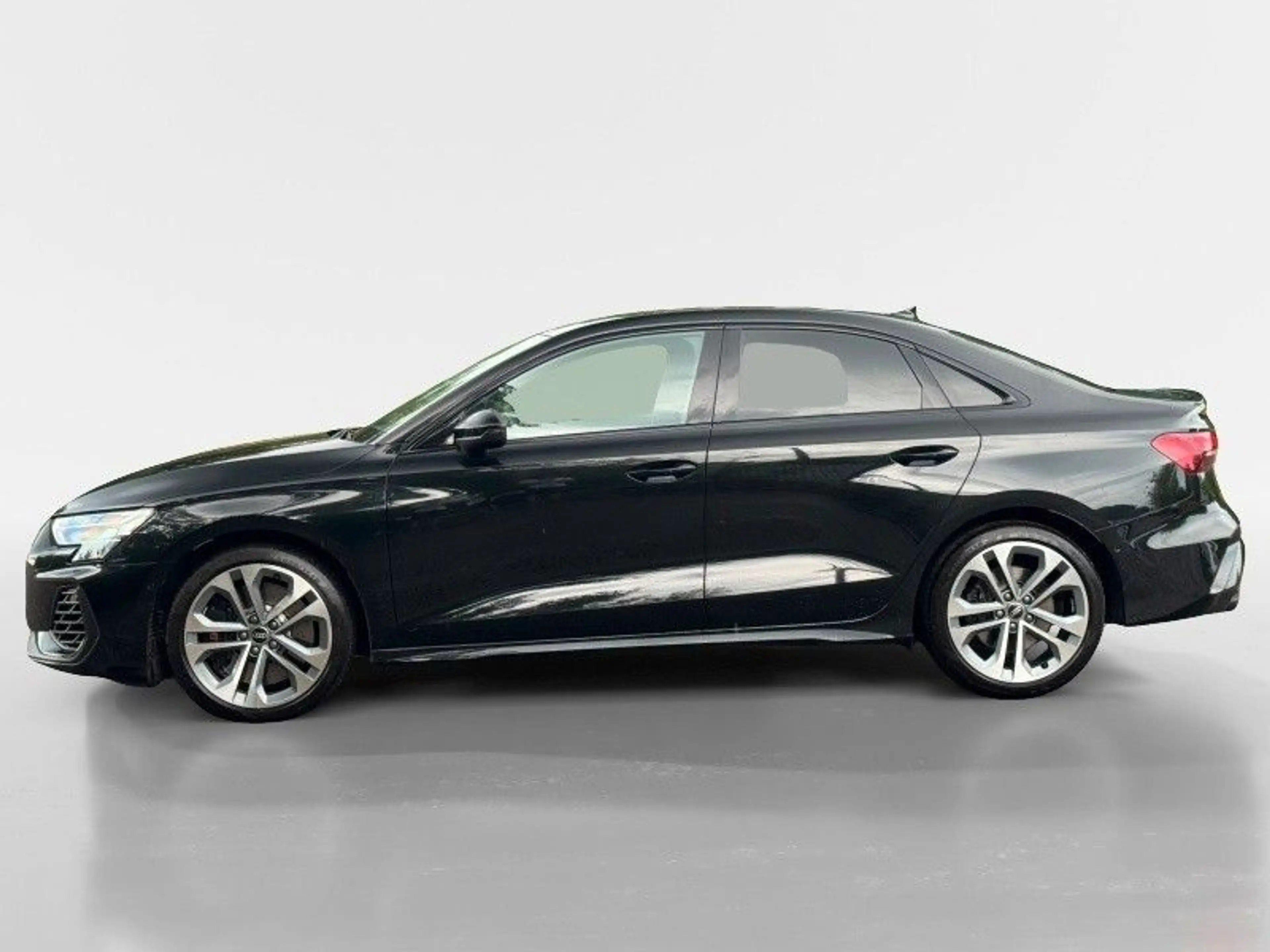 Audi S3 Limousine 2.0 TFSI quattro — photo 3