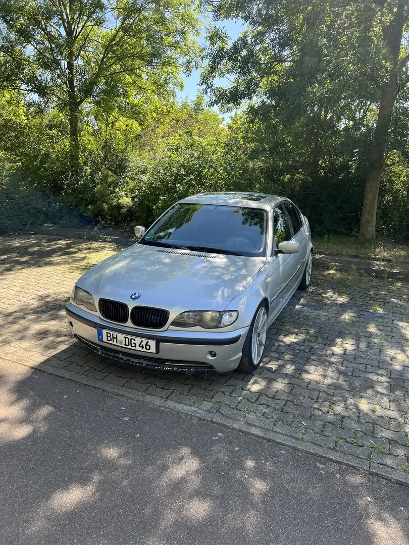BMW 320 320i Silber - 1