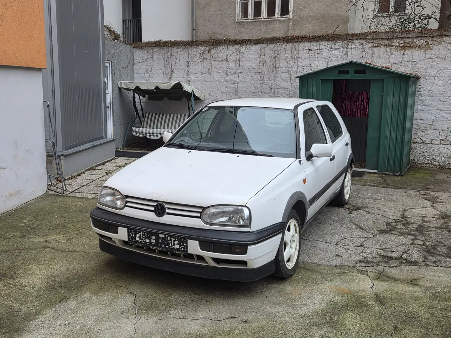 Volkswagen Golf GTI - 1