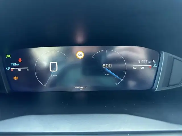 Peugeot 208 view 12