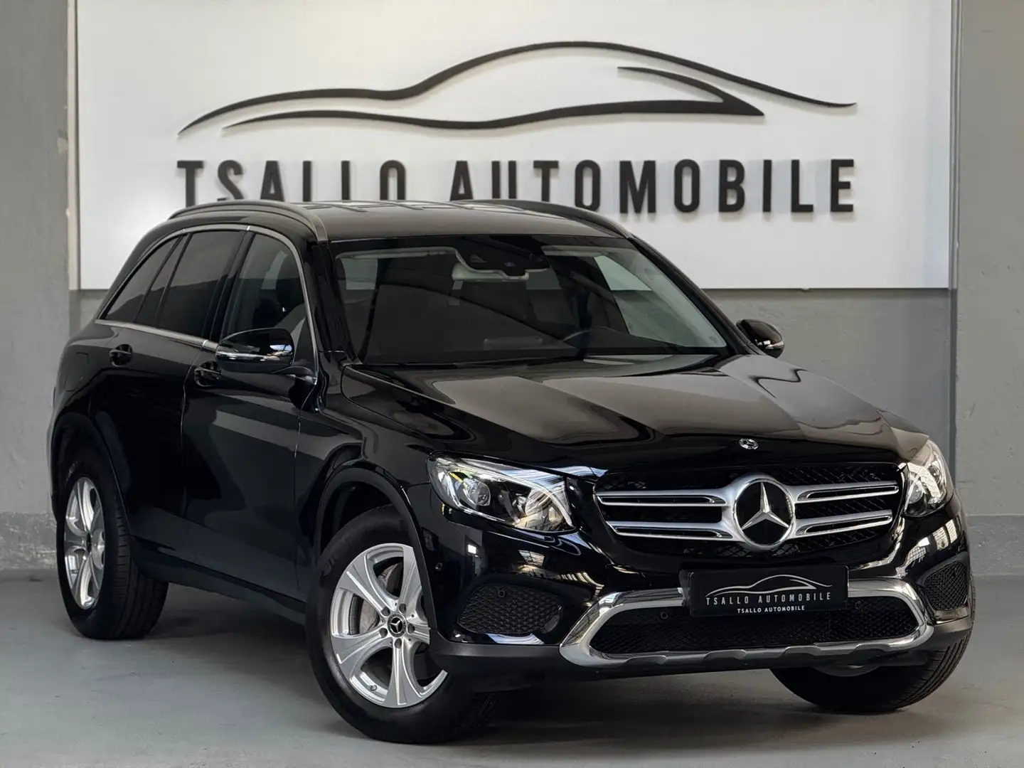 Mercedes-Benz GLC 250 4Matic *1.Hand*32tkm*TopZustand* Zwart - 1