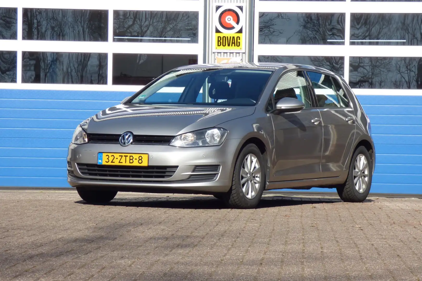 Volkswagen Golf 1.2 TSI DSG Comfortline Grijs - 1