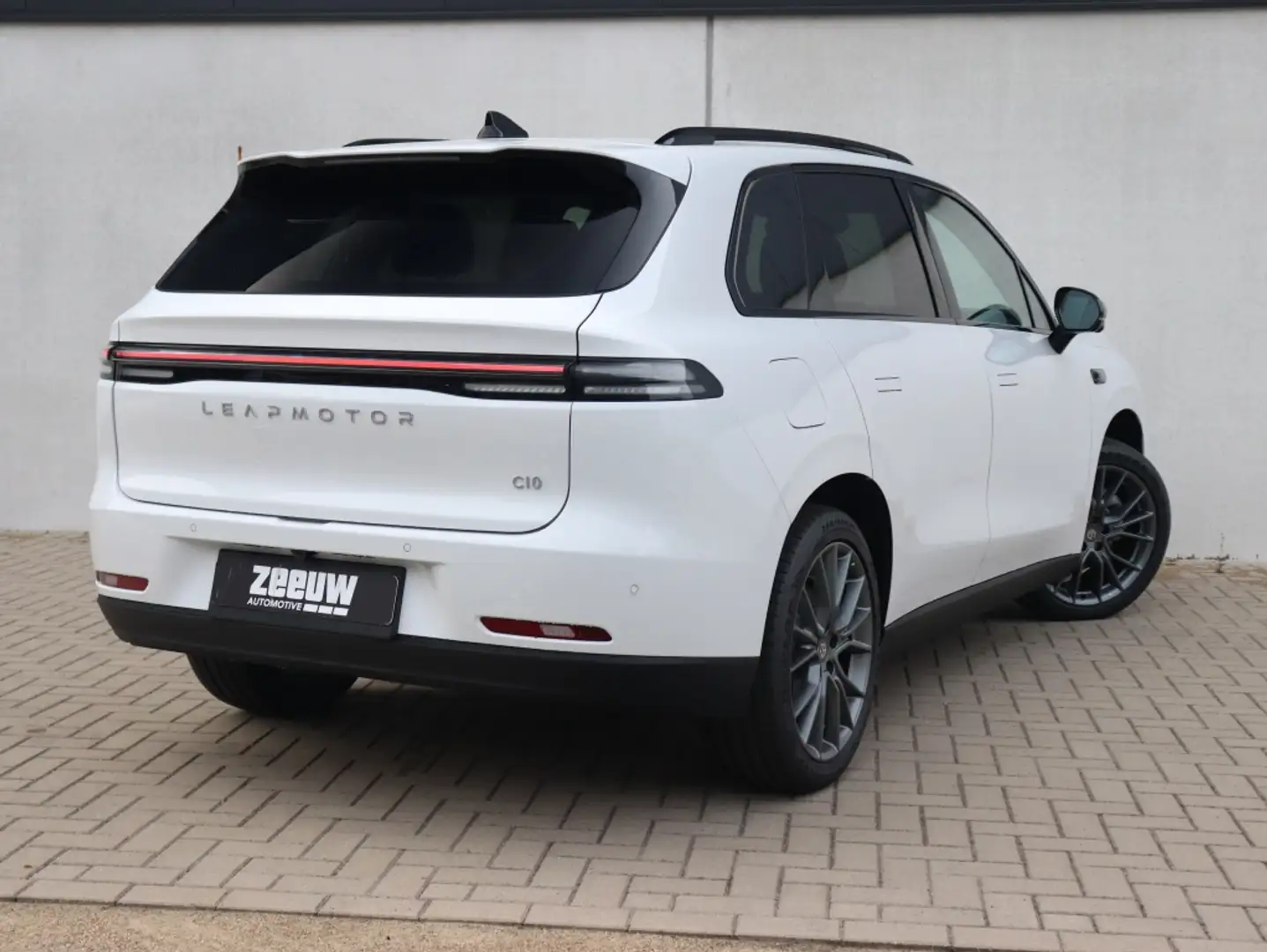 Leapmotor C10 Design 69.9 kWh 217 PK | Glazen Dak | 360cam | Win Weiß - 2