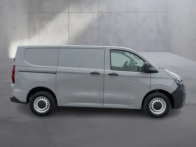 Volkswagen Transporter view 6