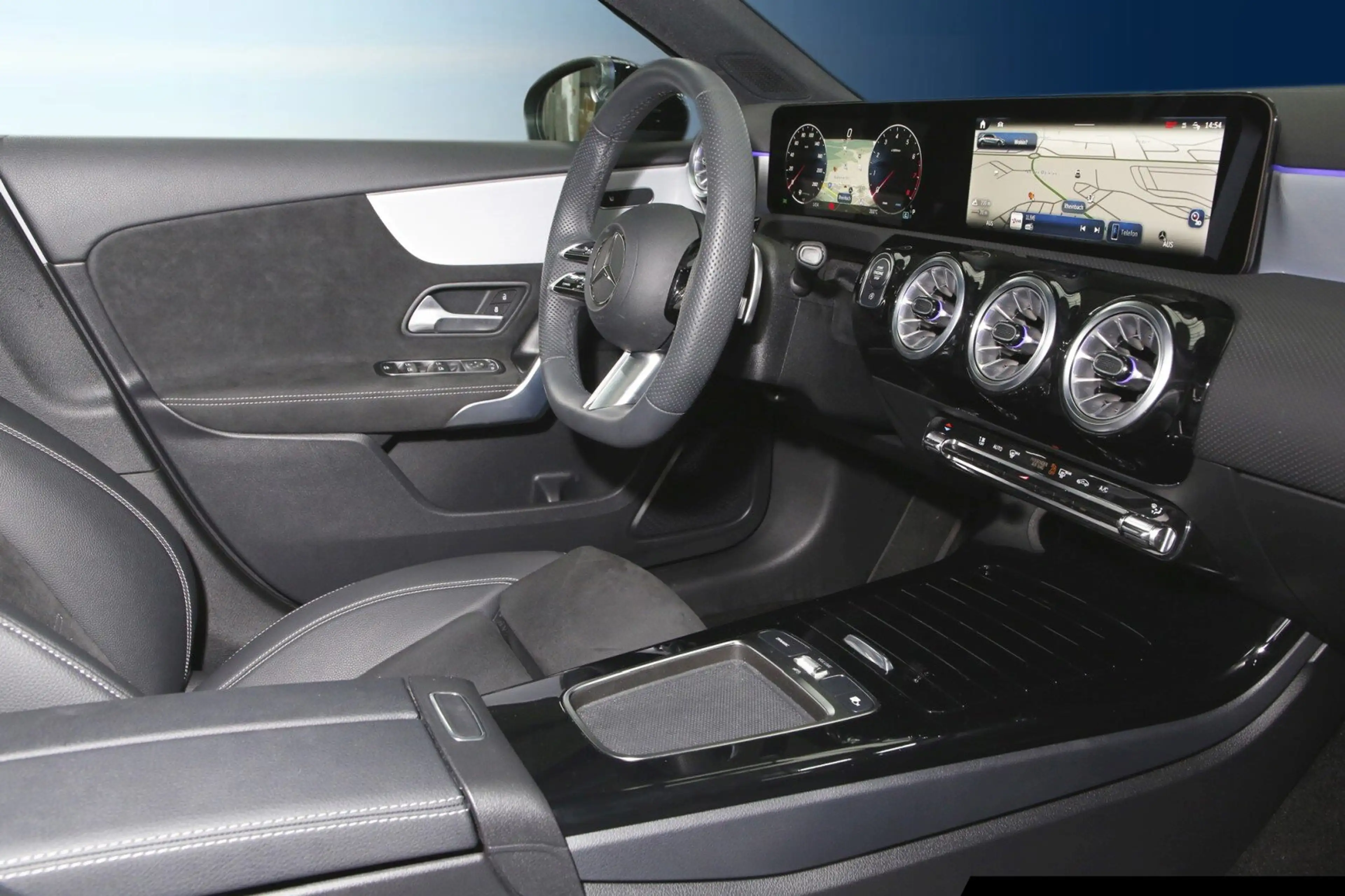 Mercedes-Benz A 200 A 200 AMG/Special Edition/Navi/Pano/Night/Totw. — photo 8