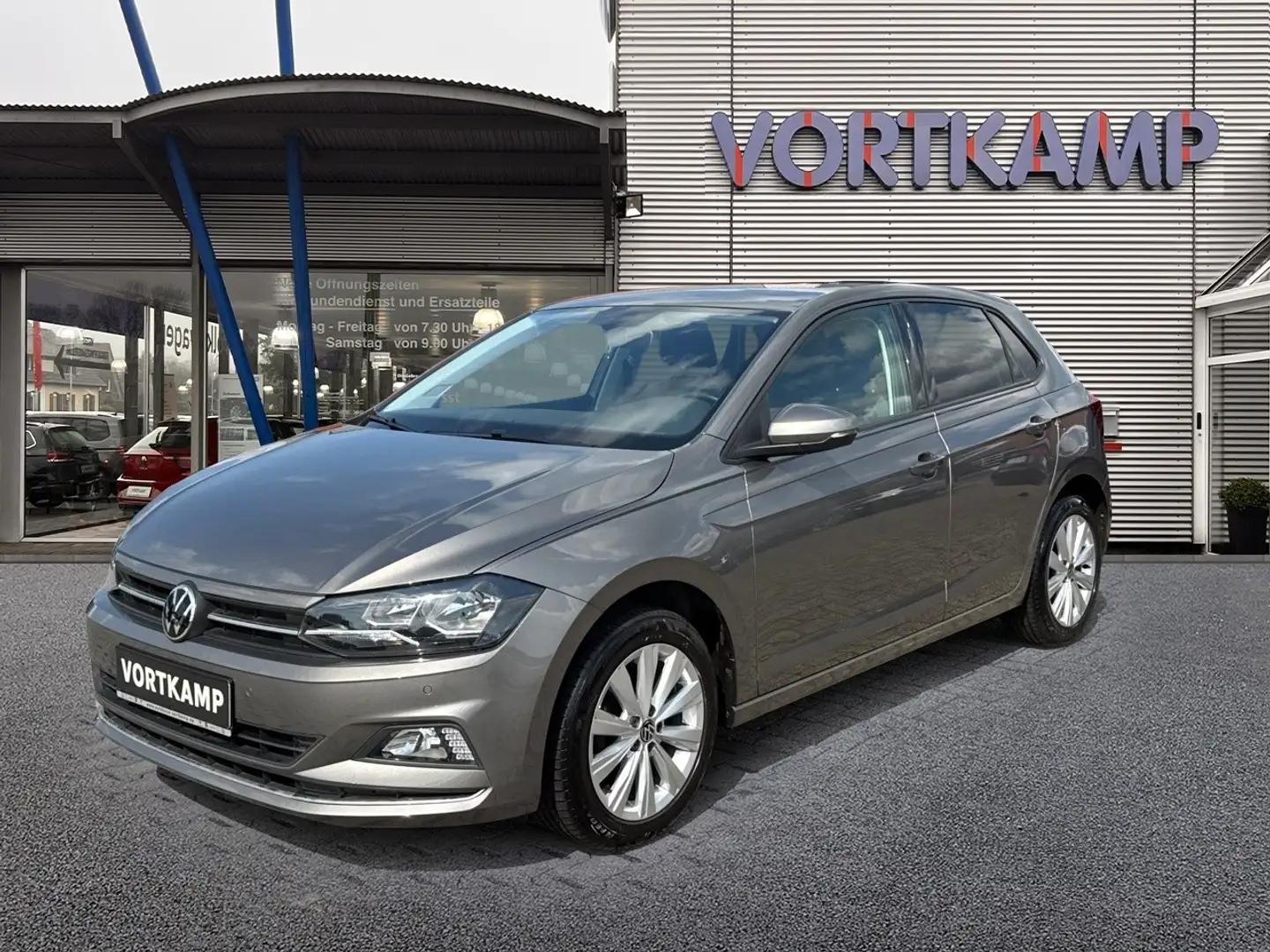 Volkswagen Polo VI Highline ACC/Climatronic/SitzHzg/AppCon Grigio - 2