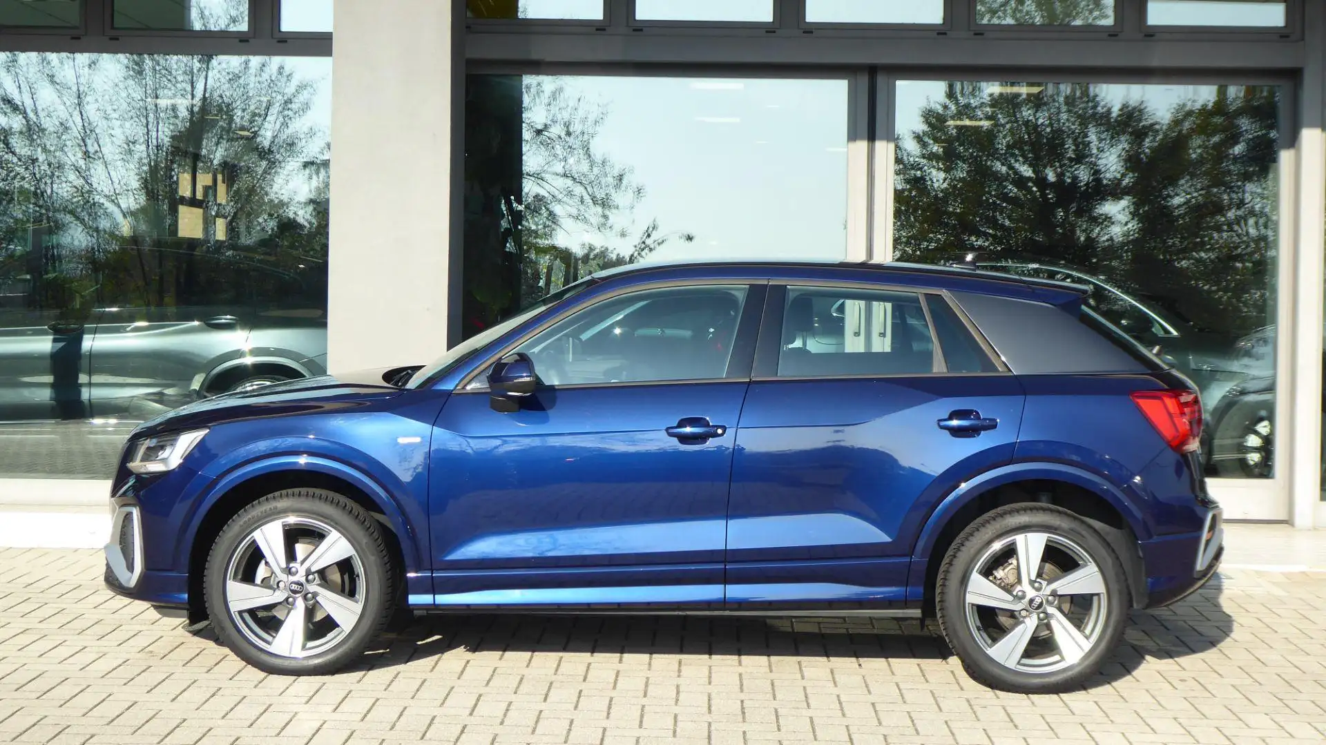 Audi Q2 30 TDI S-Tronic S Line Edition Blauw - 2