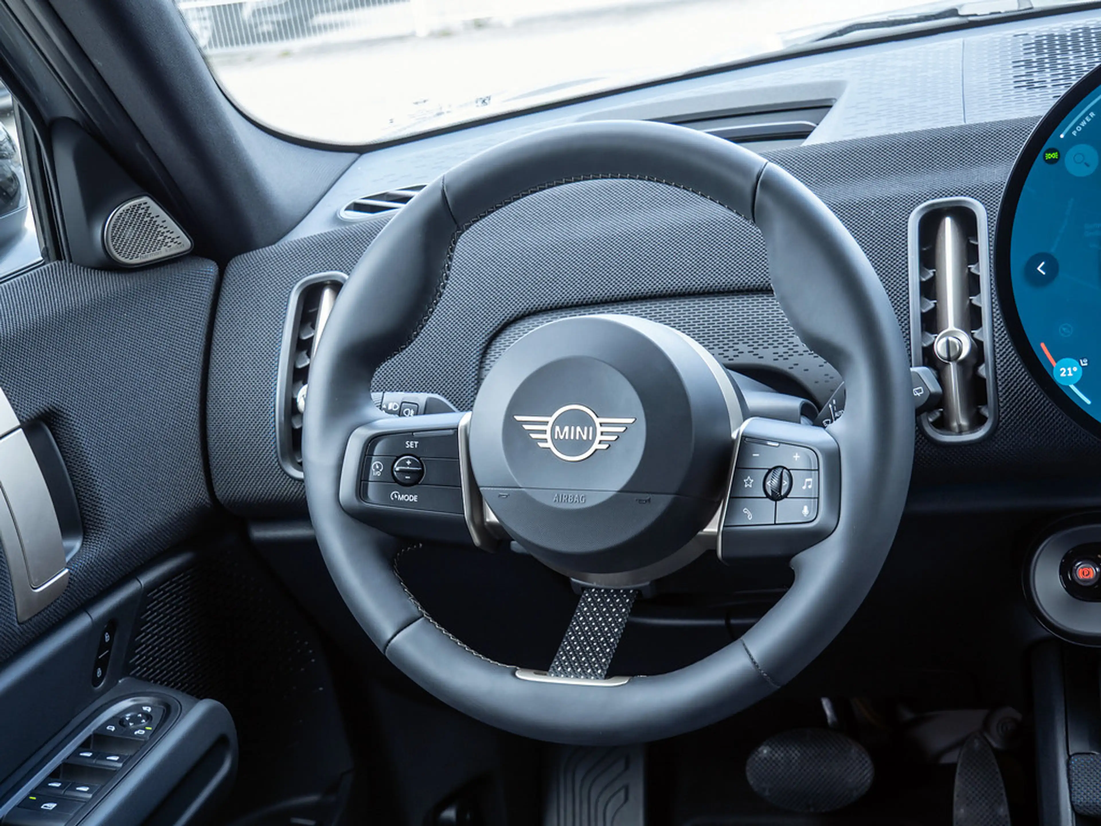 MINI Cooper D Countryman — photo 11