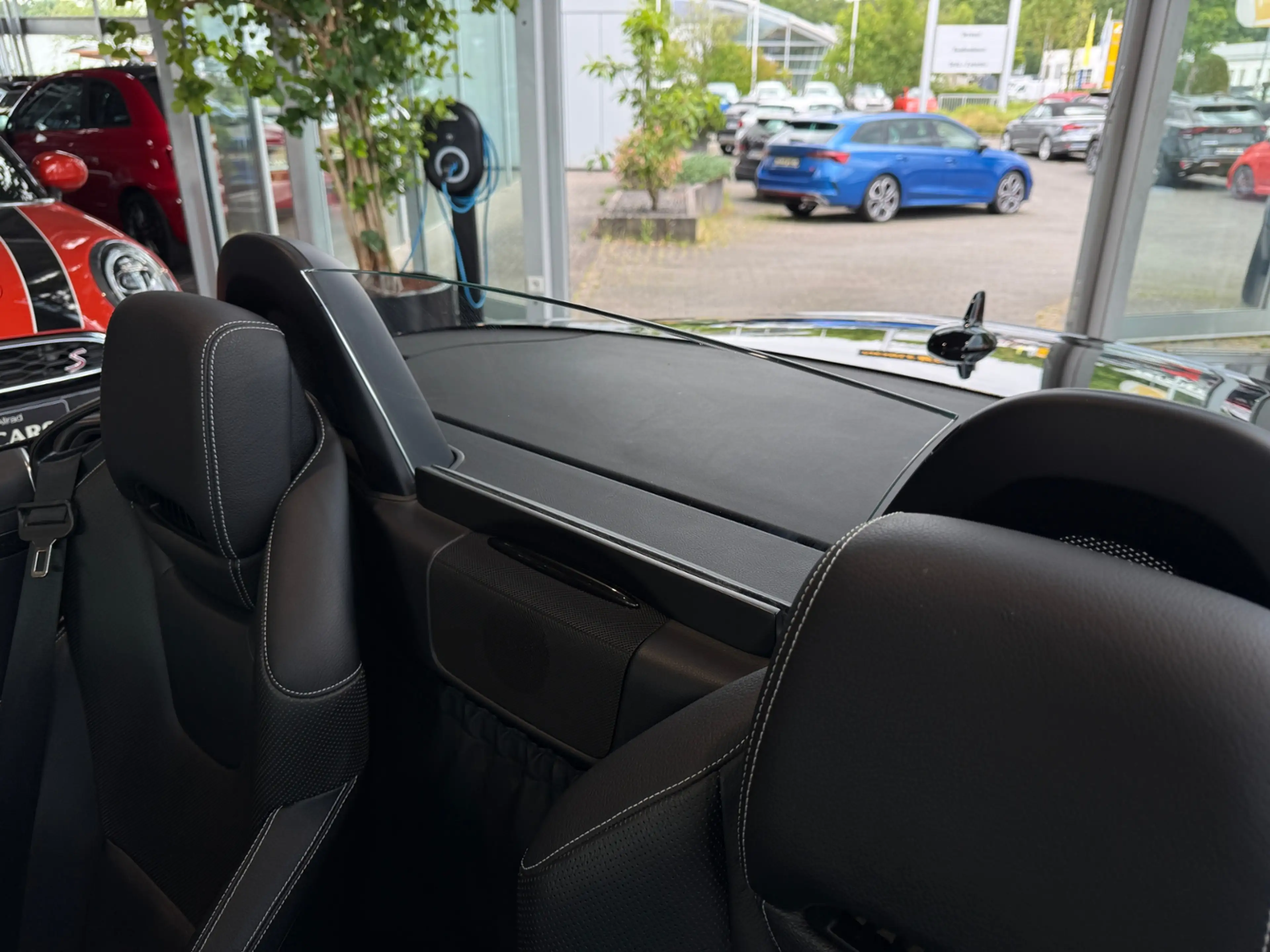 Mercedes-Benz SLC 200 AIRSCARF KLIMA LED NAVI ALU SHZ — photo 11