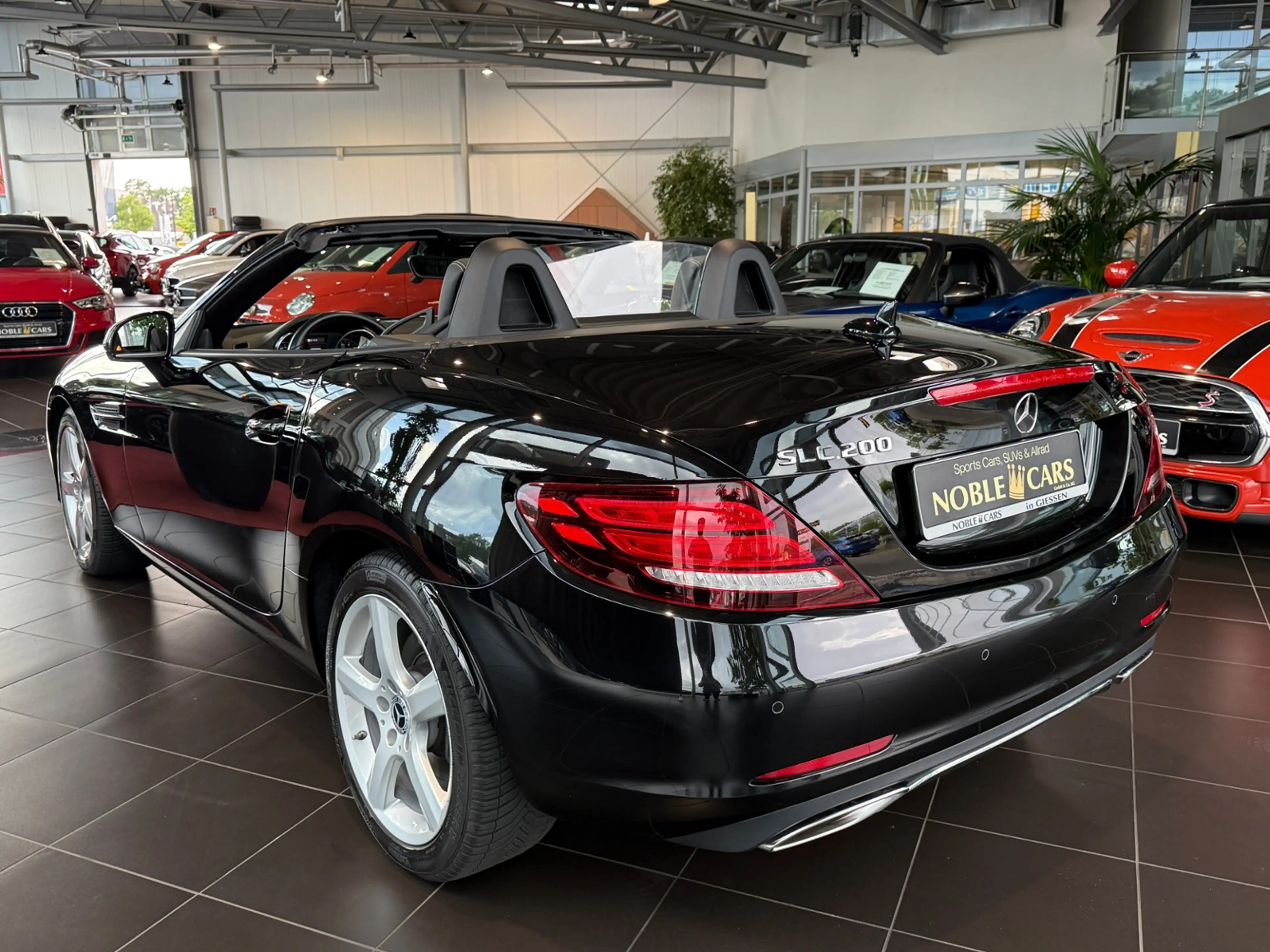 Mercedes-Benz SLC 200 AIRSCARF KLIMA LED NAVI ALU SHZ — photo 5
