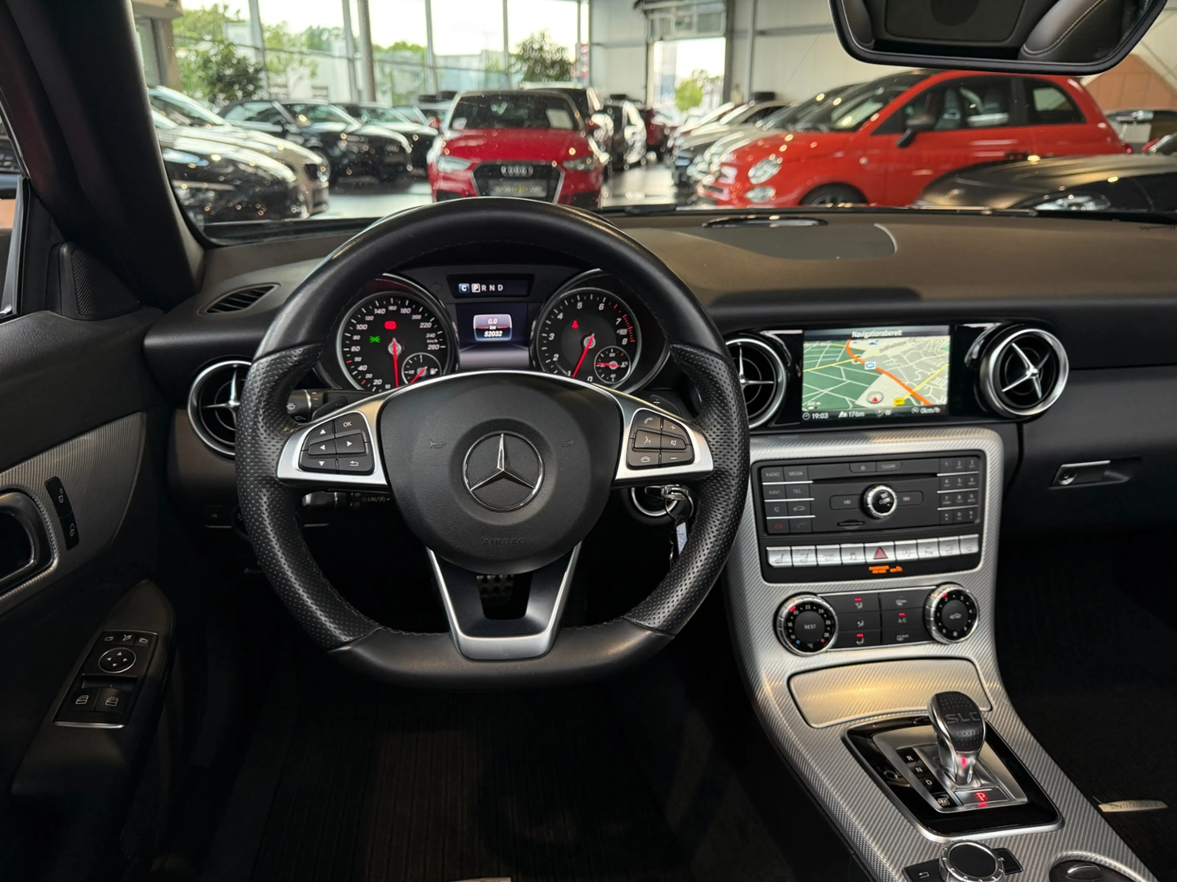 Mercedes-Benz SLC 200 AIRSCARF KLIMA LED NAVI ALU SHZ — photo 12