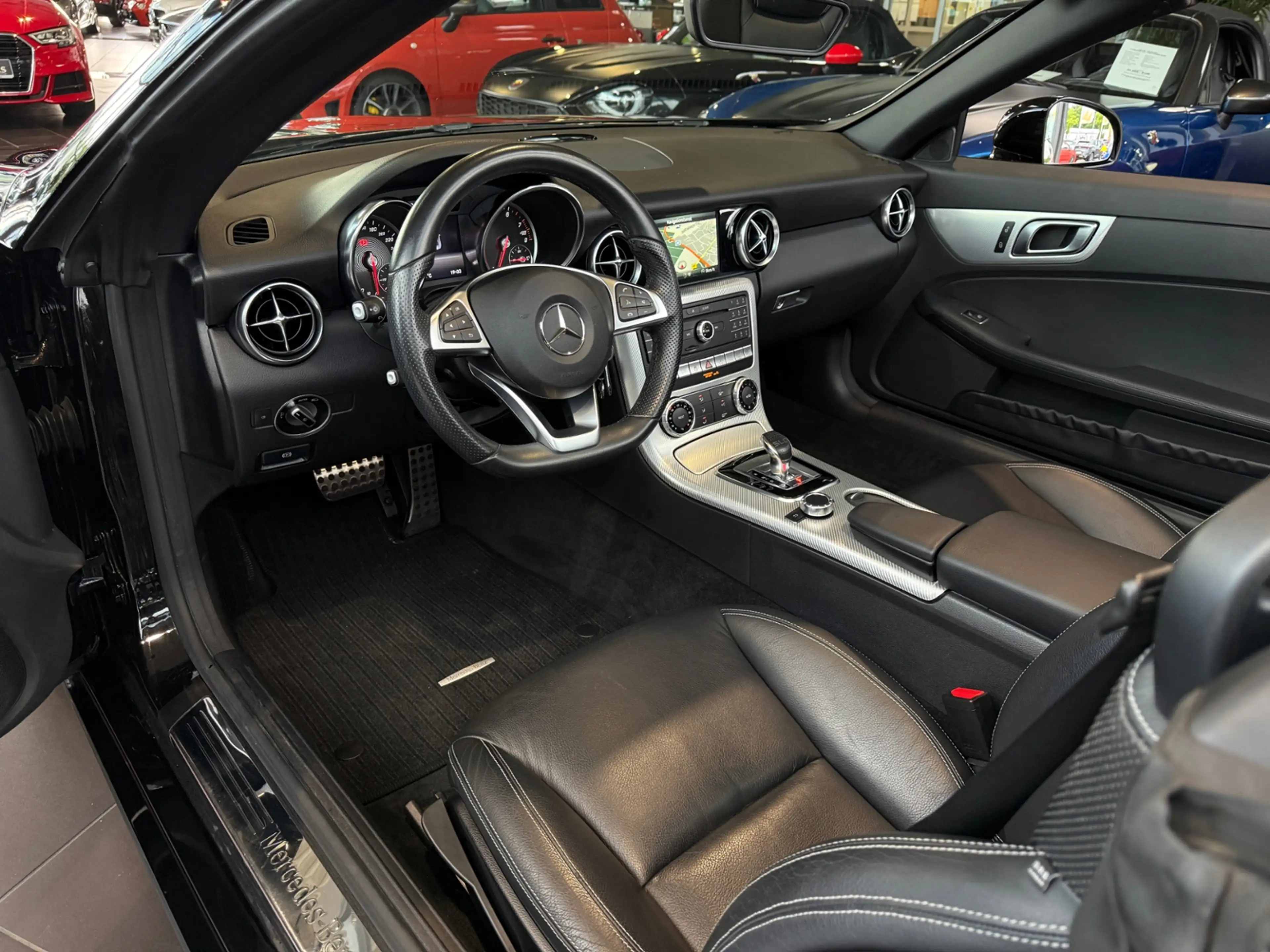 Mercedes-Benz SLC 200 AIRSCARF KLIMA LED NAVI ALU SHZ — photo 8