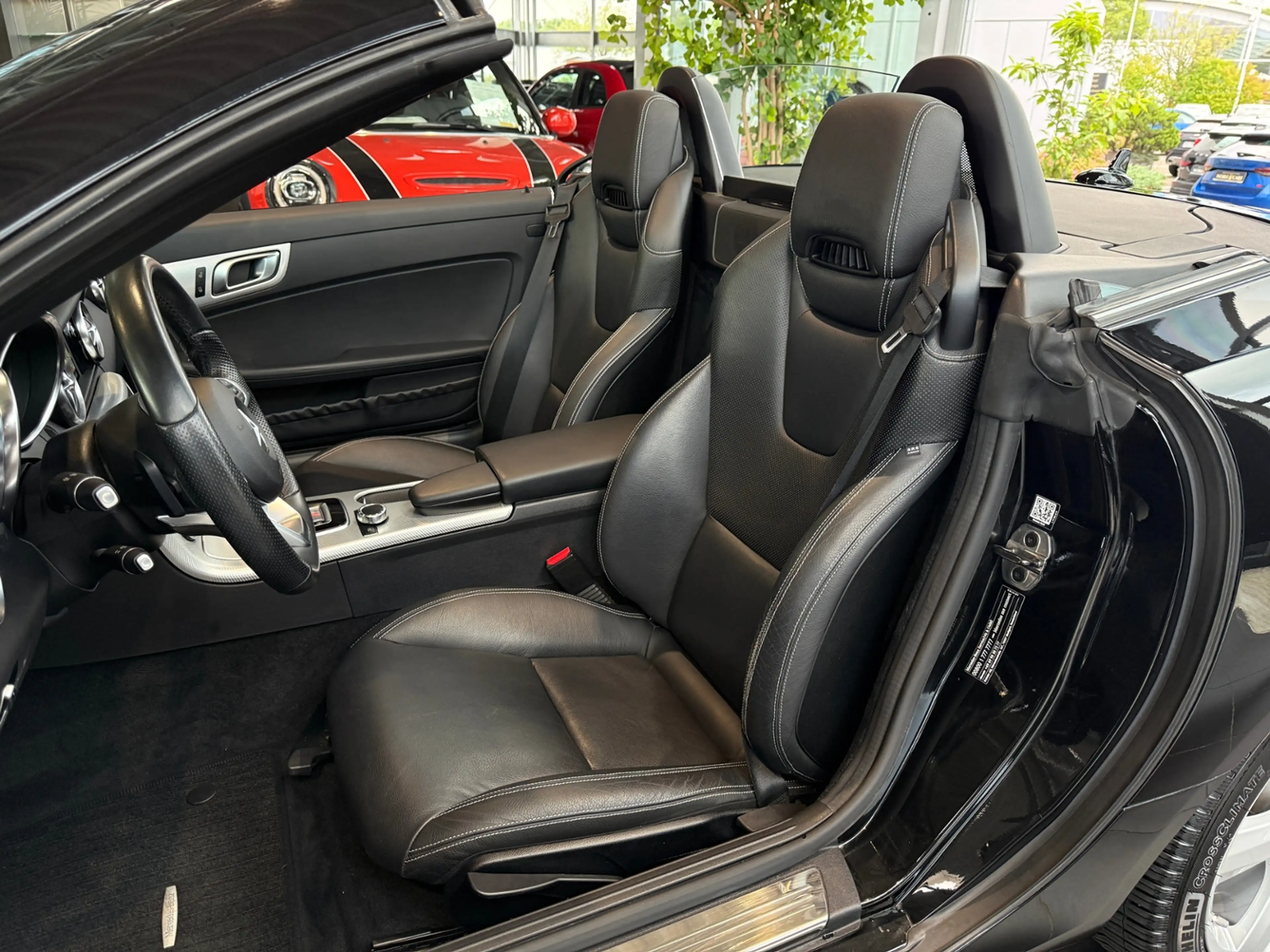 Mercedes-Benz SLC 200 AIRSCARF KLIMA LED NAVI ALU SHZ — photo 9