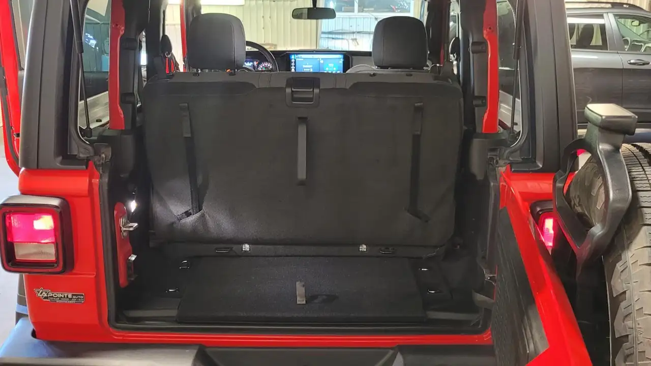 Jeep Wrangler снимка Jeep Wrangler