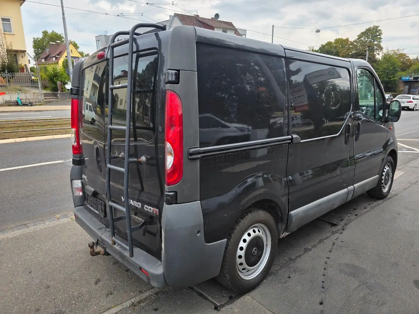 Opel Vivaro Kasten 2.0 LI1H1 2,7t-Automatik-Klima Schwarz - 2