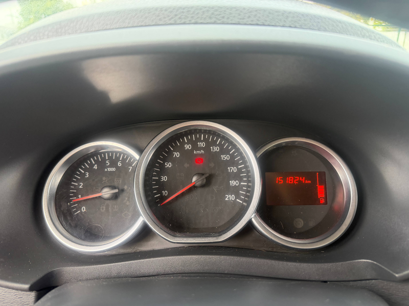 Dacia Lodgy Stepway/1.Hand/Neu TÜV/Scheckheft/Navi/Kamera — photo 11