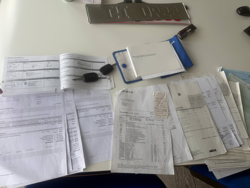 Dacia Lodgy Stepway/1.Hand/Neu TÜV/Scheckheft/Navi/Kamera — photo 19