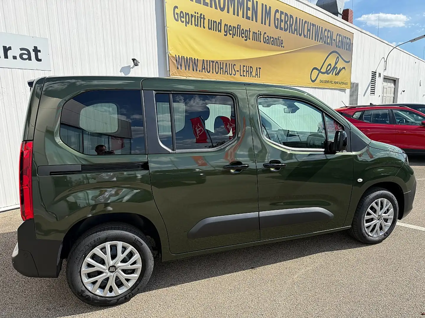 Fiat Doblo M BlueHDi 130 S&S Aut. Grün - 2