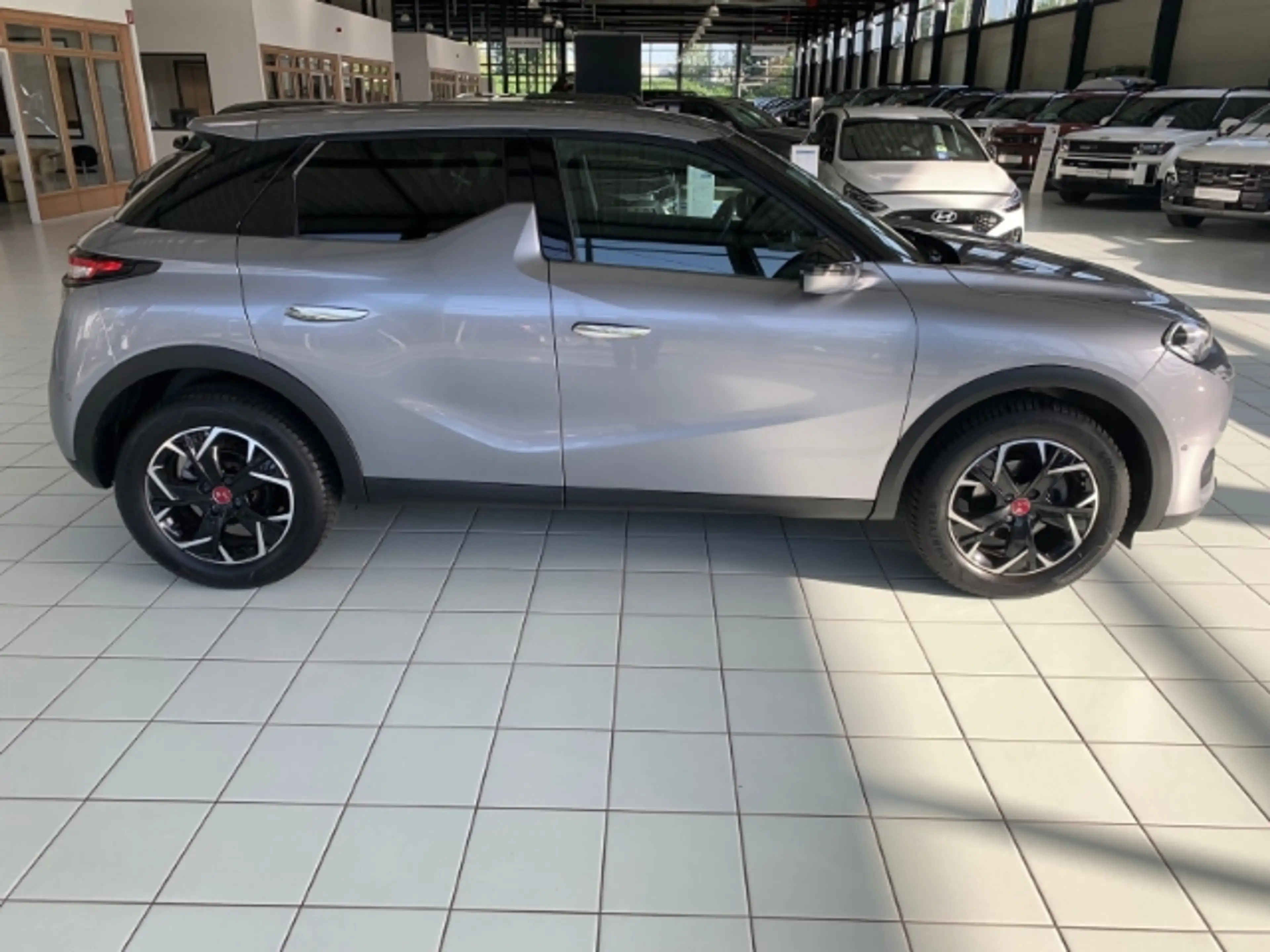 DS Automobiles DS 3 Crossback Performance Line Navi Klimaautom DAB SHZ — photo 4