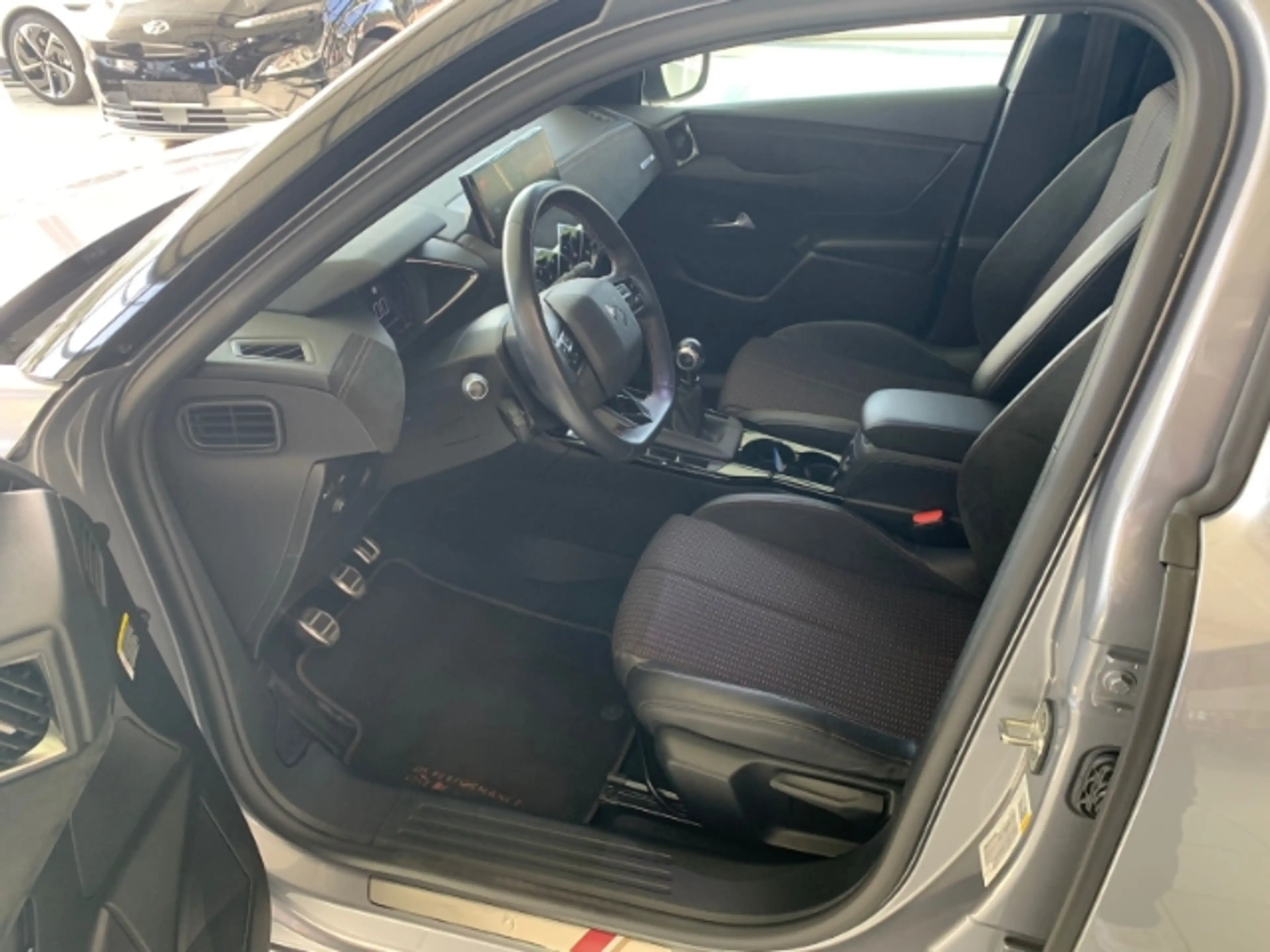 DS Automobiles DS 3 Crossback Performance Line Navi Klimaautom DAB SHZ — photo 8