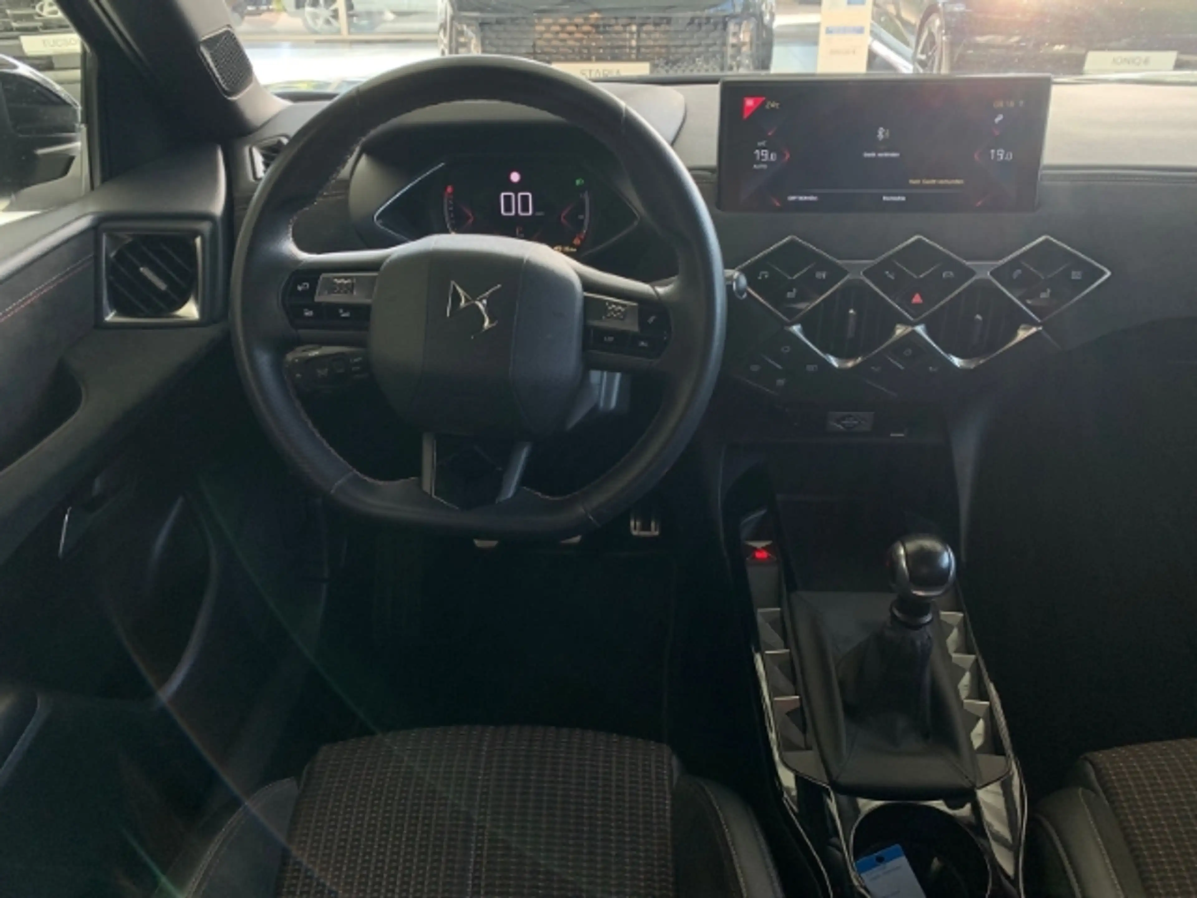 DS Automobiles DS 3 Crossback Performance Line Navi Klimaautom DAB SHZ — photo 11