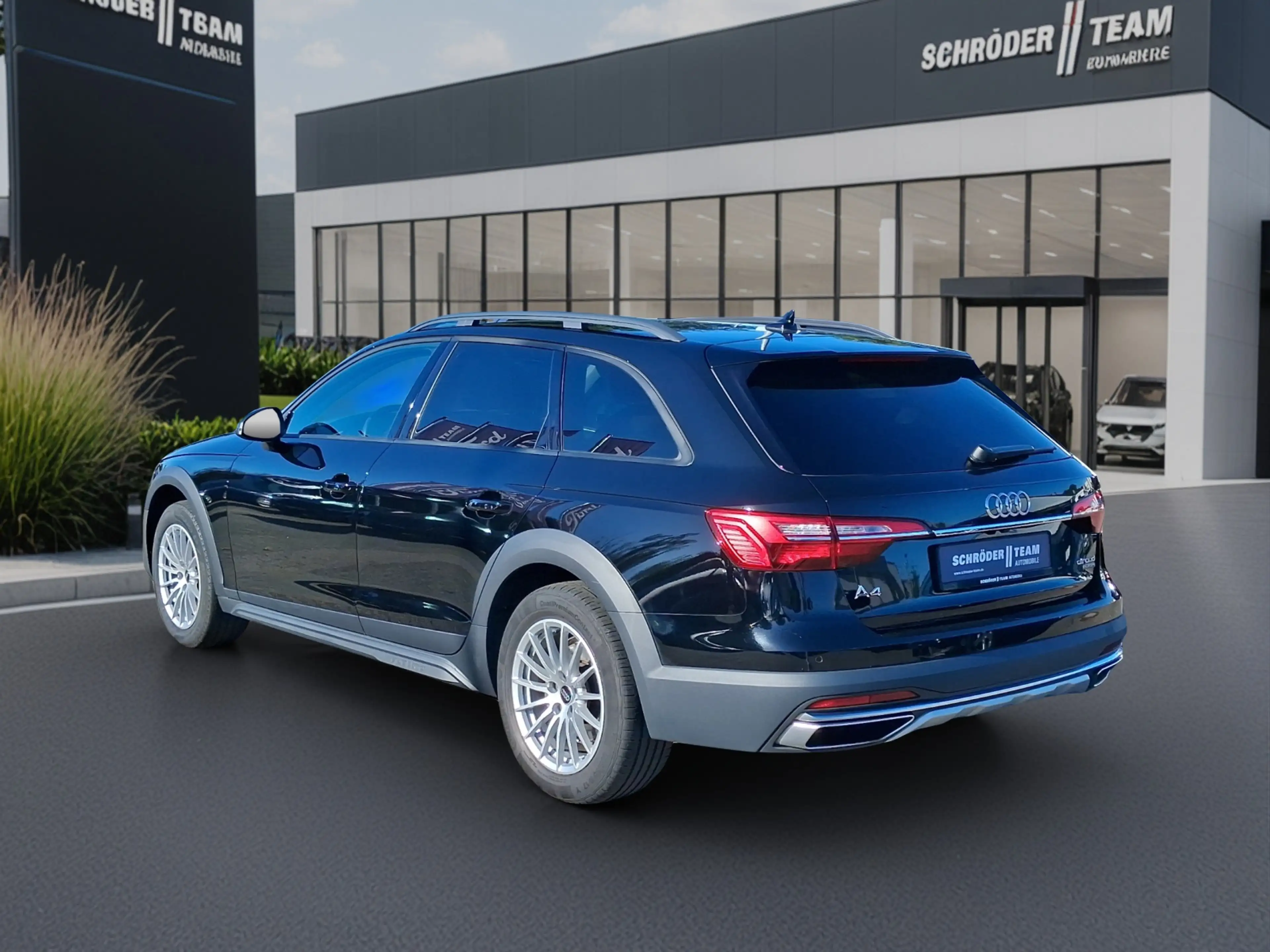 Audi A4 allroad quattro 40 TDI AHK ACC Navi RFK Totwinkel — photo 3