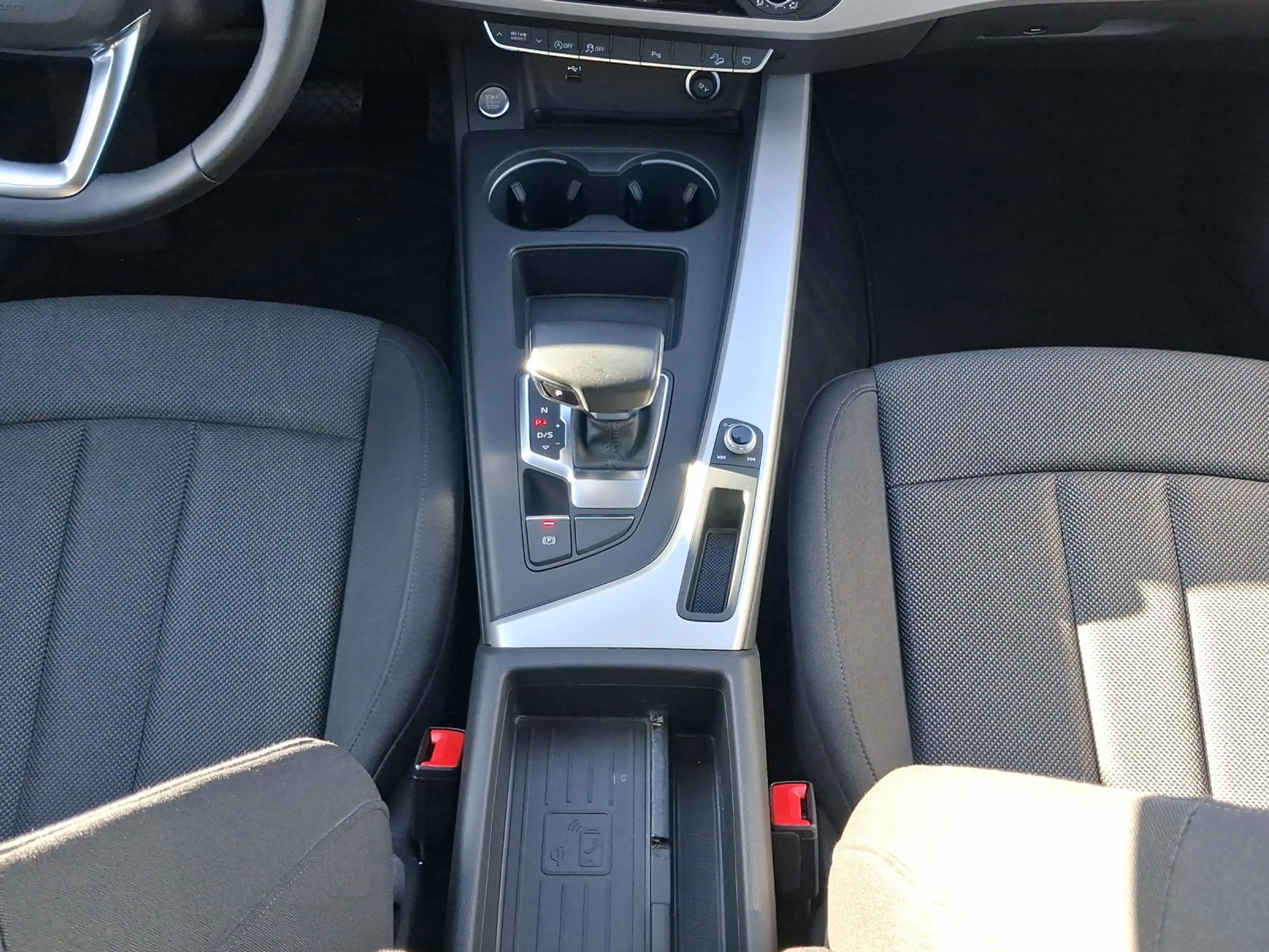 Audi A4 allroad quattro 40 TDI AHK ACC Navi RFK Totwinkel — photo 11