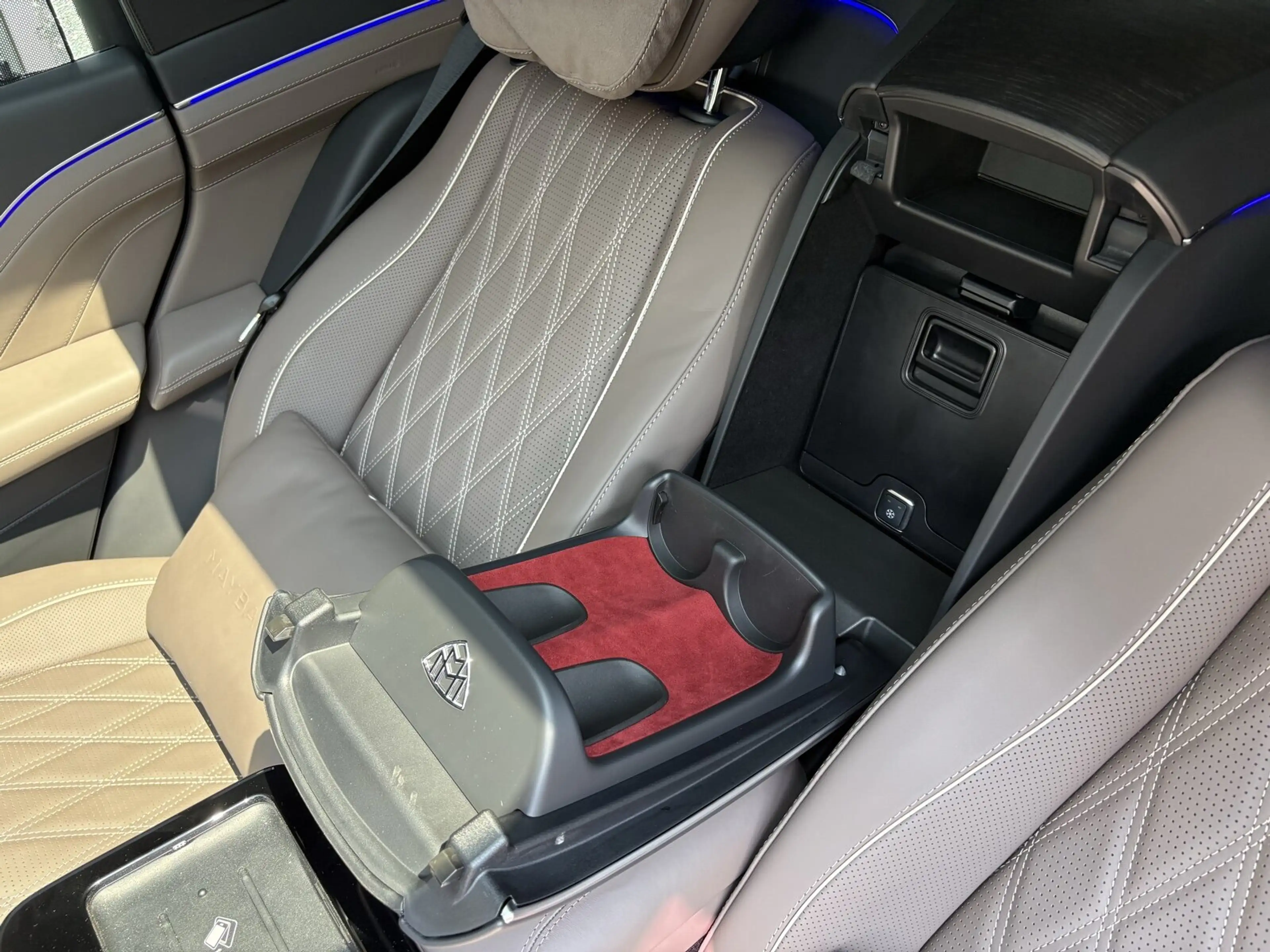 Mercedes-Benz GLS 600 Mercedes-Maybach GLS 600 VIP*TWOTONE*MANUFAKTUR* — photo 13