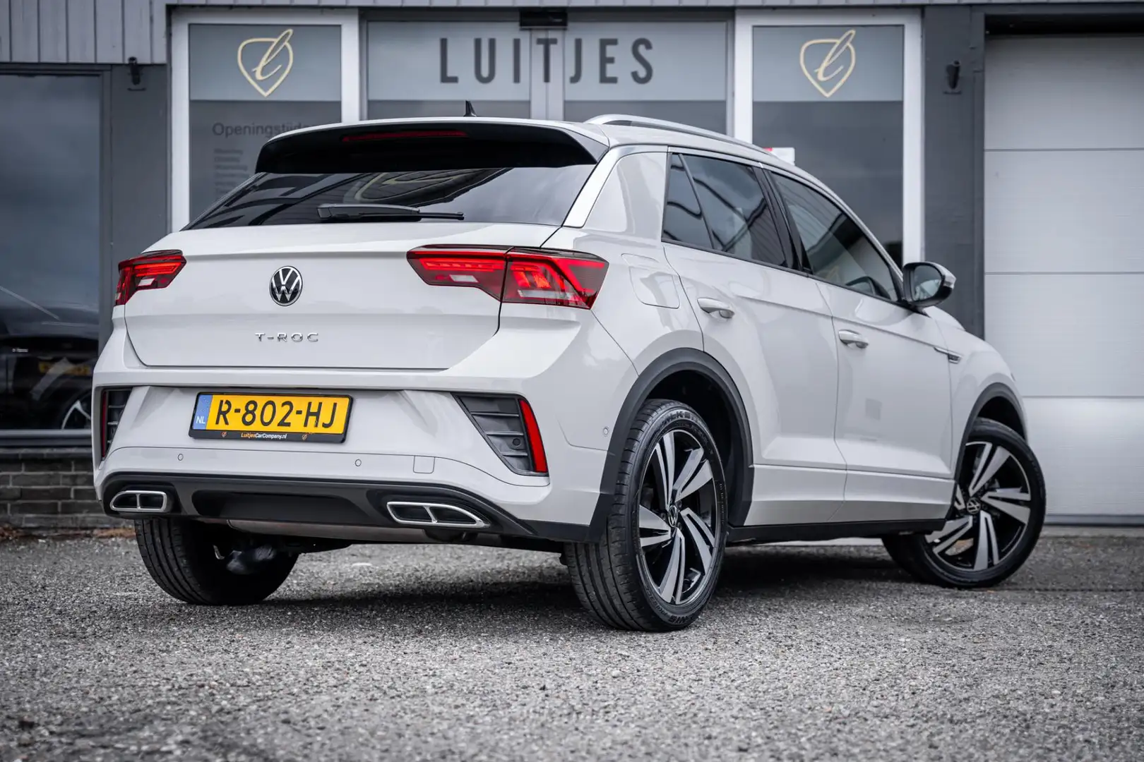 Volkswagen T-Roc 1.5 TSI DSG-7 R-Line I Stoel&Stuurverw. I Camera I Grijs - 2