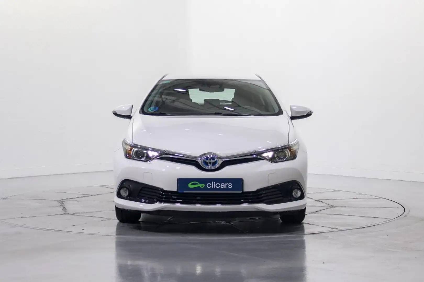 Toyota Auris hybrid 140H Active Blanc - 2