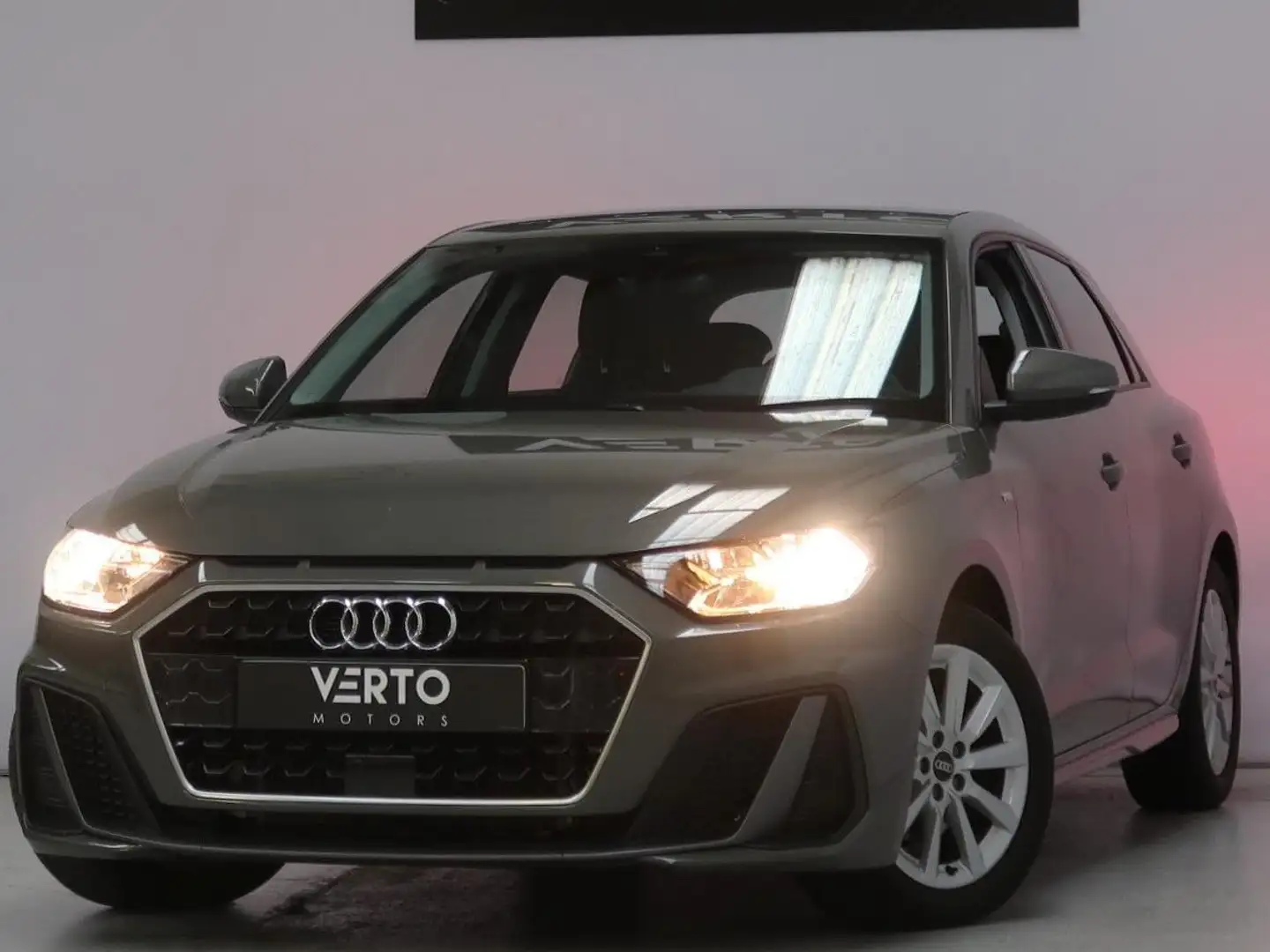 Audi A1 A1 30 TFSI Sportback S tronic S line Grijs - 2