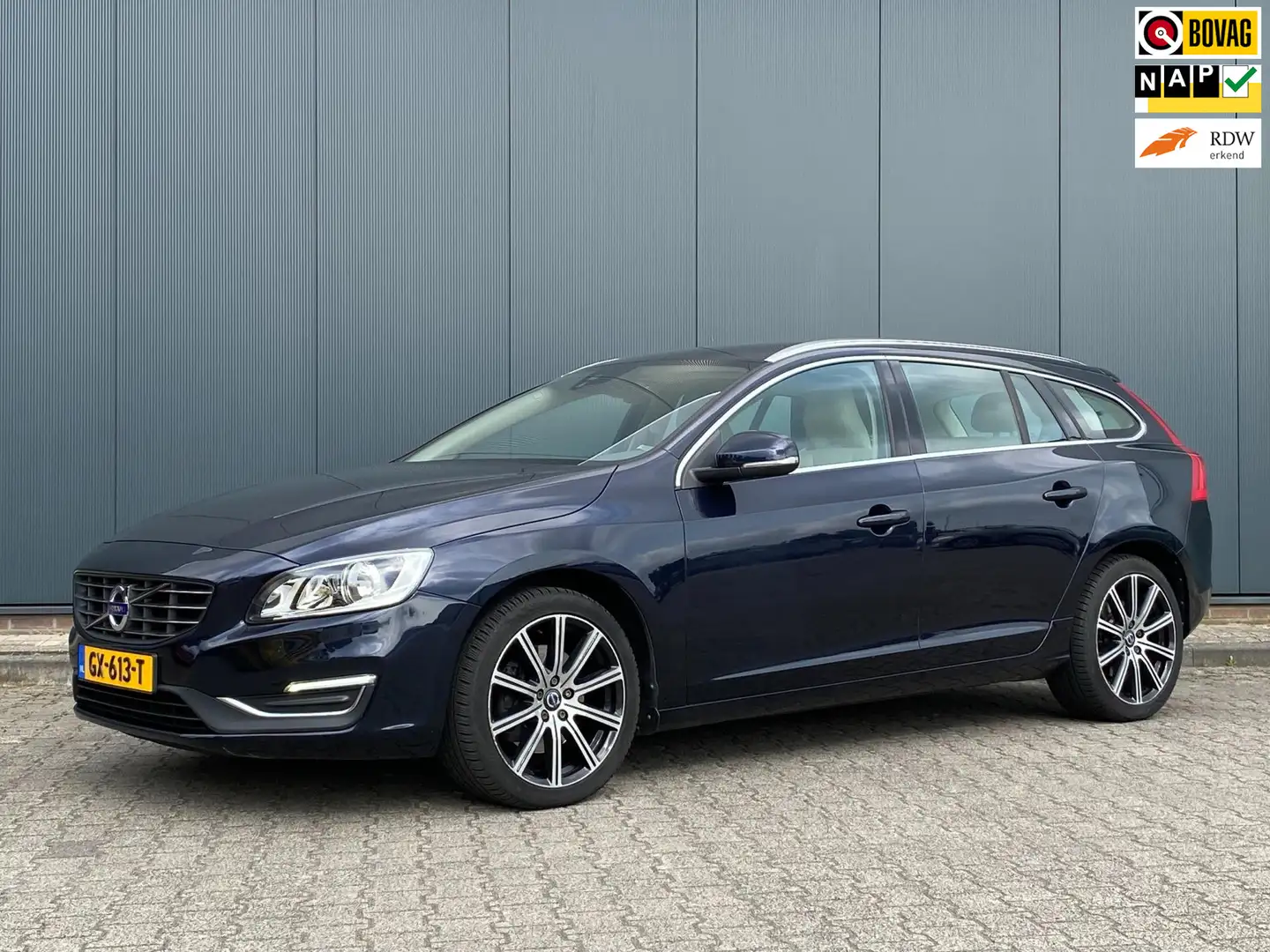 Volvo V60 2.0 T5 Summum | Leder | Trekhaak | Harman Kardon | Blauw - 1