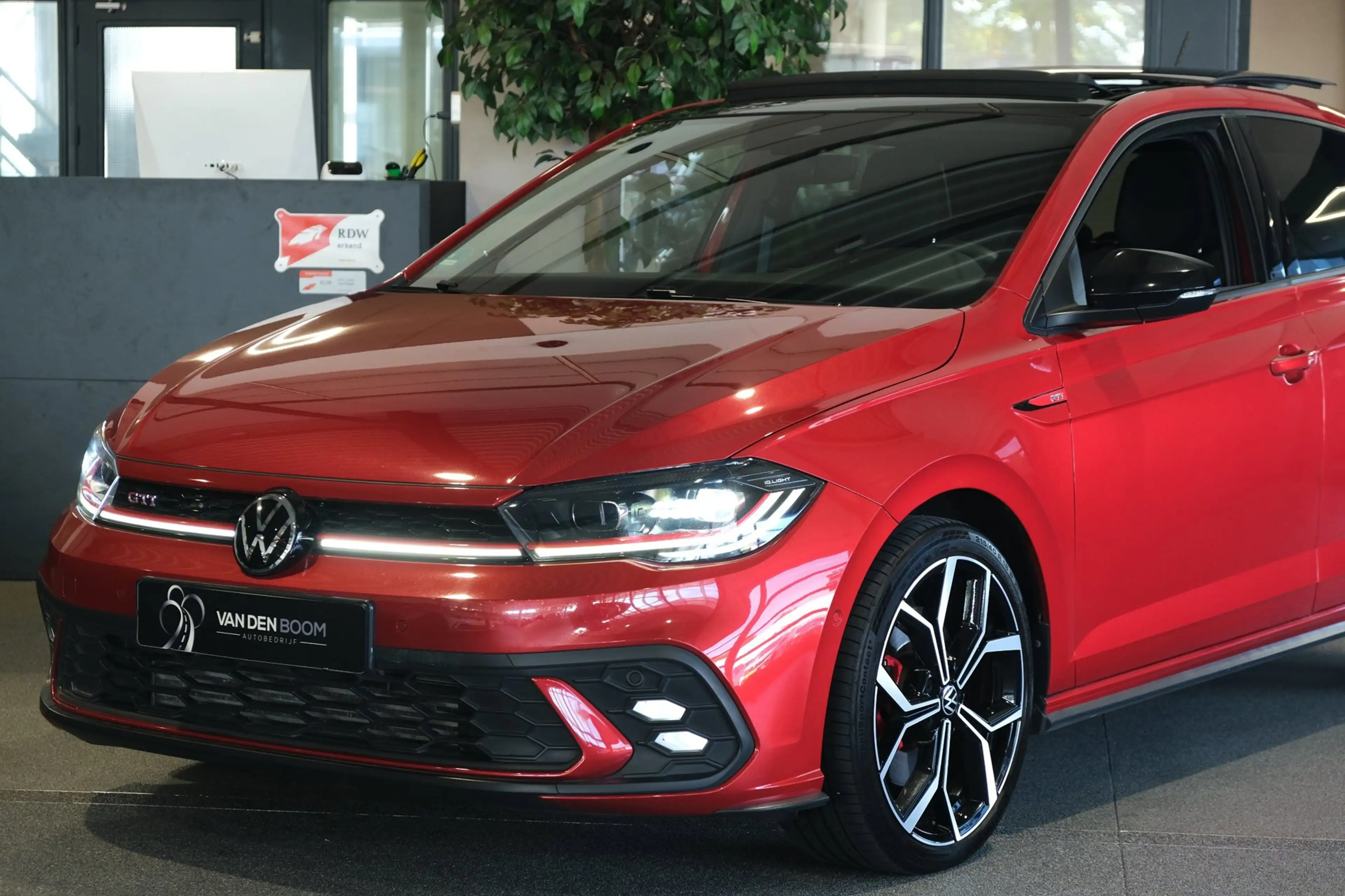 Volkswagen Polo GTI 2.0 TSI 207PK DSG Facelift Pano IQ Matrix Cam Navi — photo 14