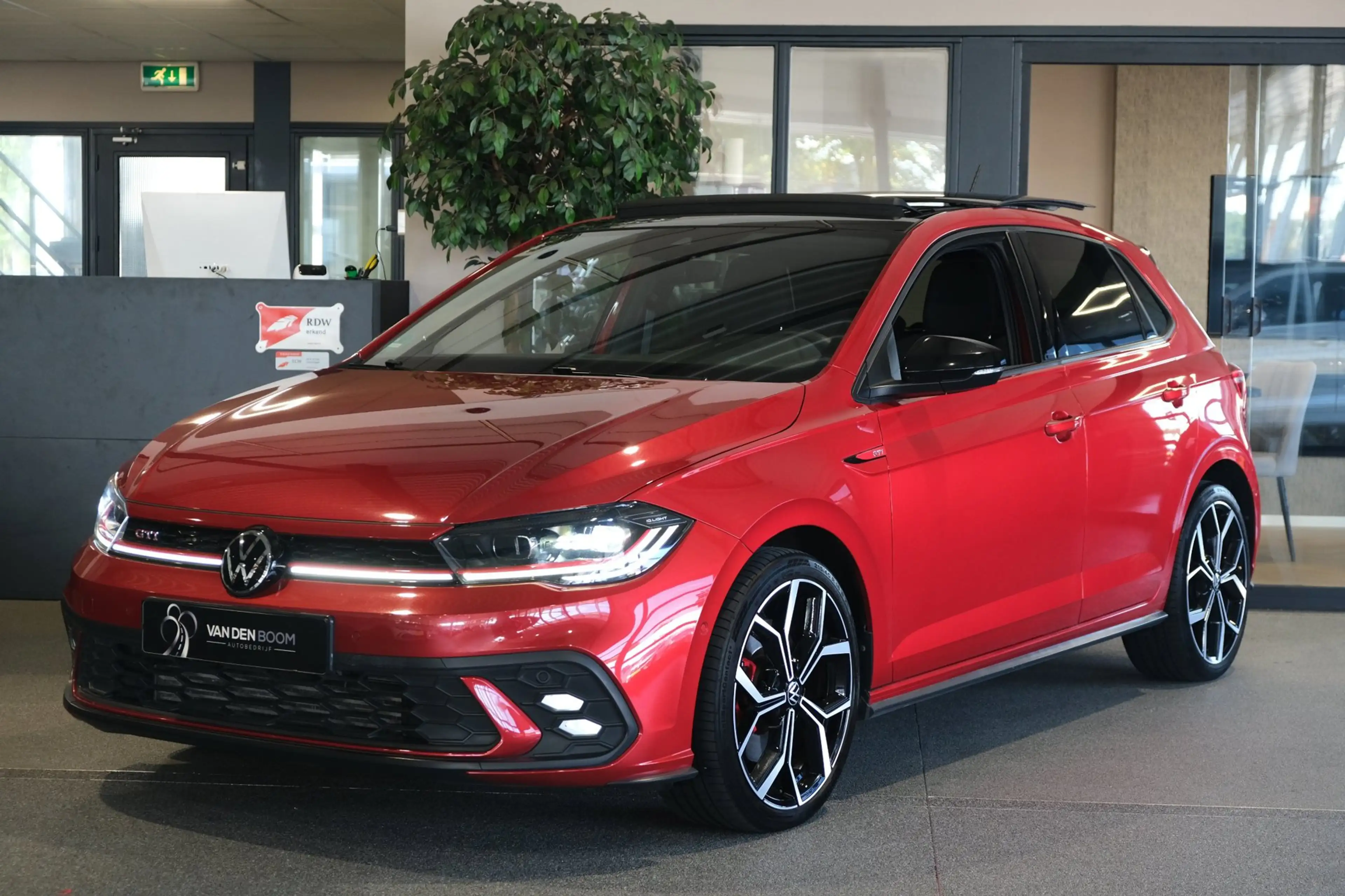 Volkswagen Polo GTI 2.0 TSI 207PK DSG Facelift Pano IQ Matrix Cam Navi