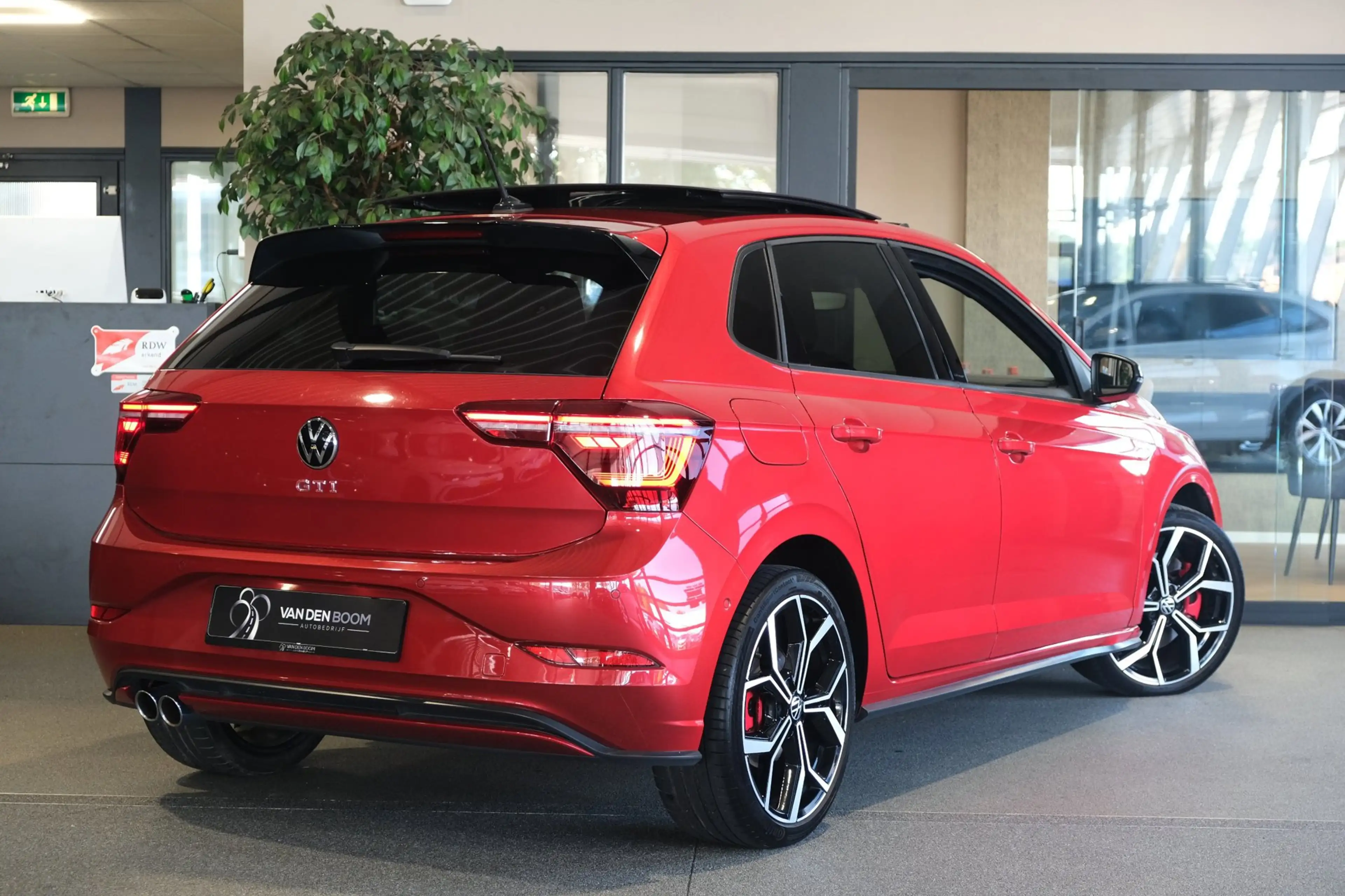 Volkswagen Polo GTI 2.0 TSI 207PK DSG Facelift Pano IQ Matrix Cam Navi — photo 2