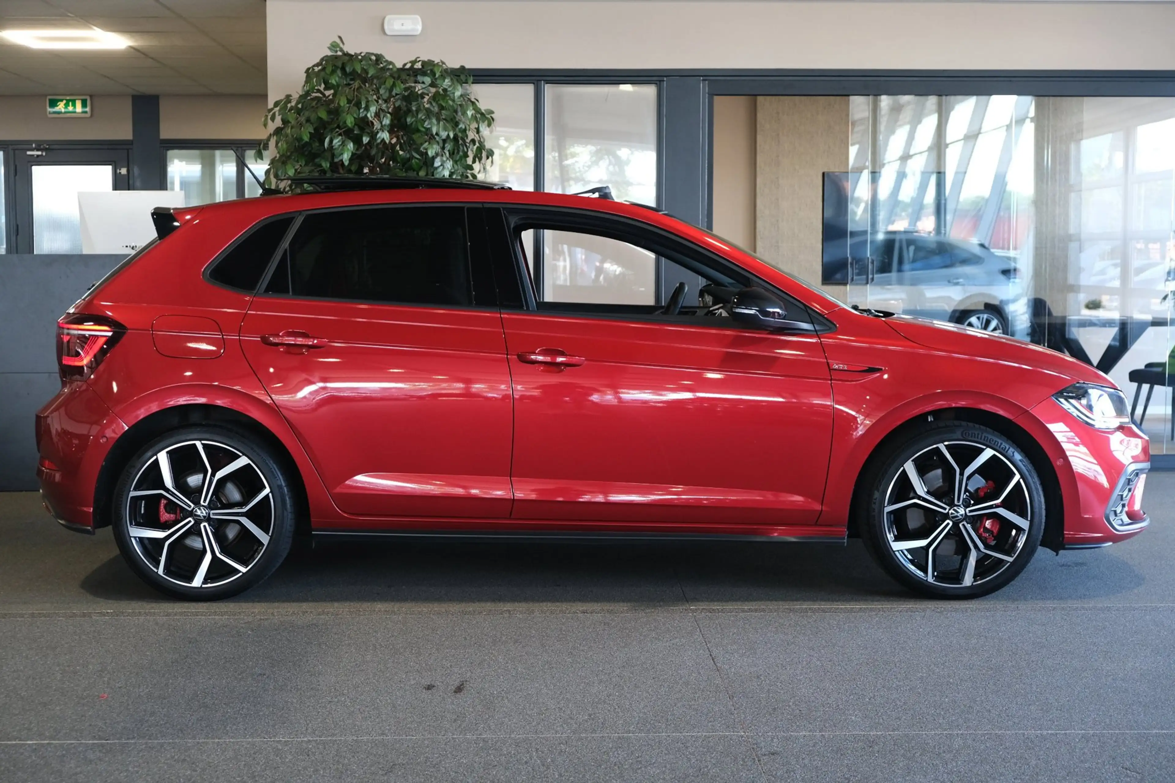 Volkswagen Polo GTI 2.0 TSI 207PK DSG Facelift Pano IQ Matrix Cam Navi — photo 7