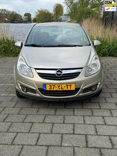 Opel Corsa 1.4-16V Enjoy. Cruise Control
