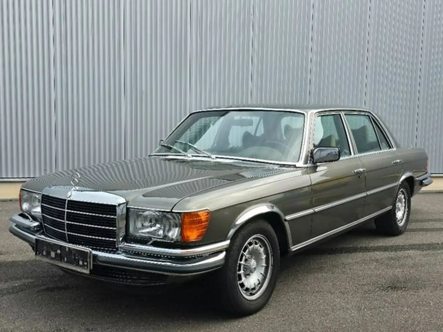 Mercedes-Benz 450 SEL 6.9 (deutsche Auslieferung) Gri - 1