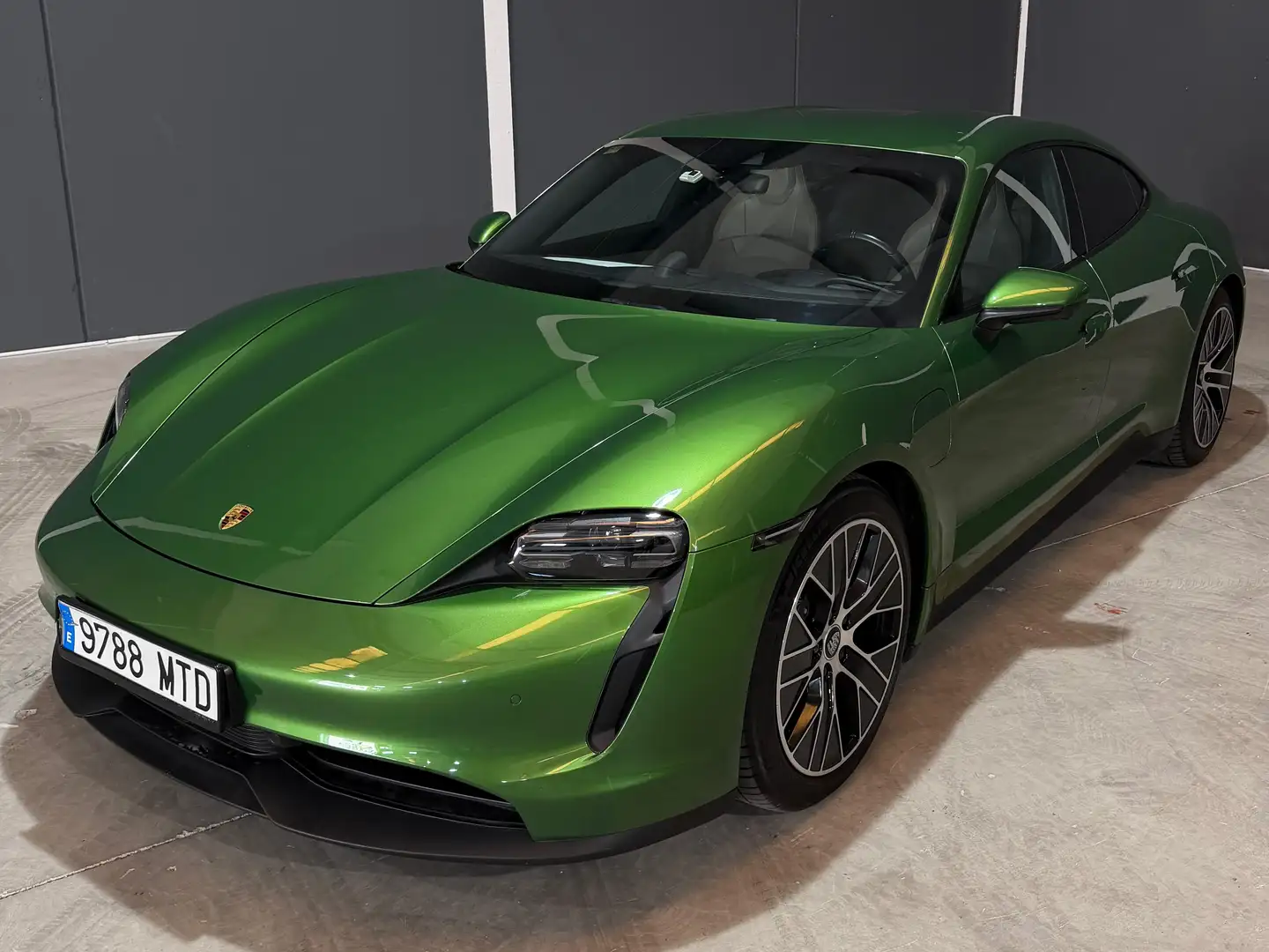 Porsche Taycan Taycan Berlina Automático de 4 Puertas Verde - 1