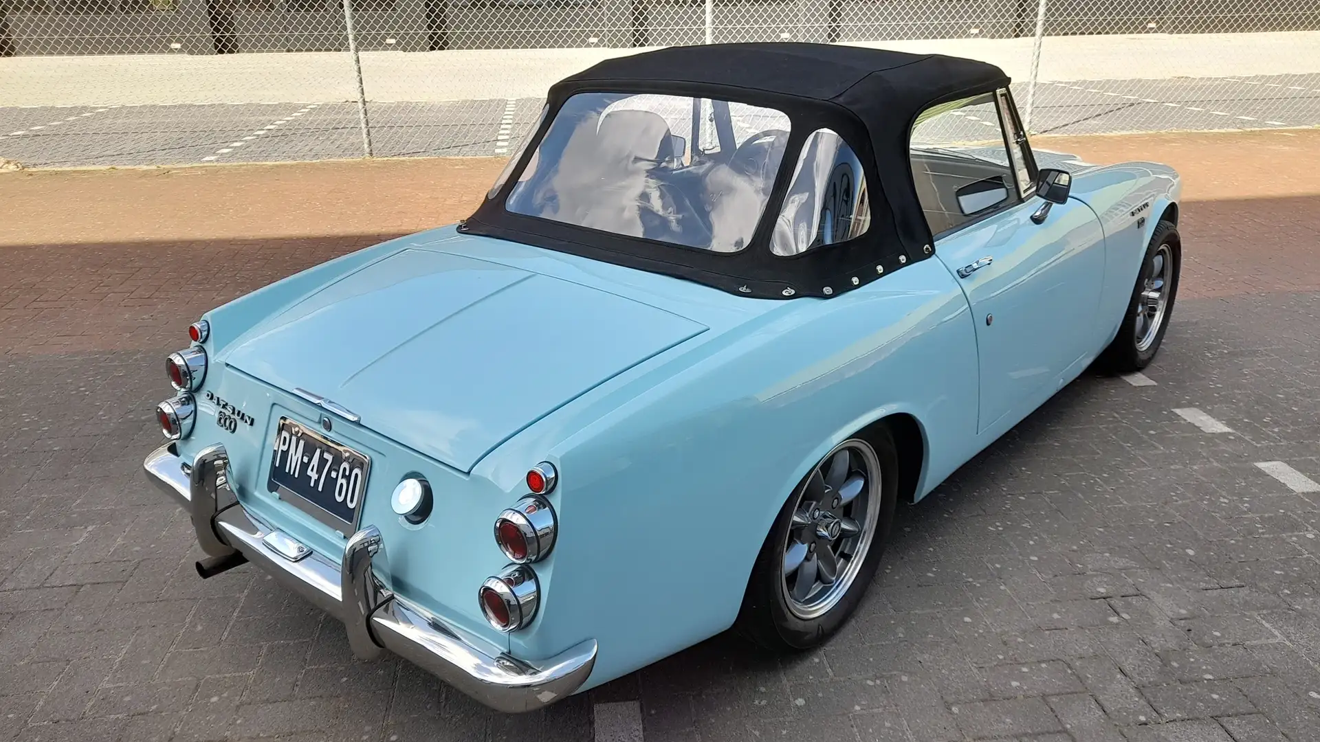Oldtimer Datsun Datsun 1600 Sport Azul - 1