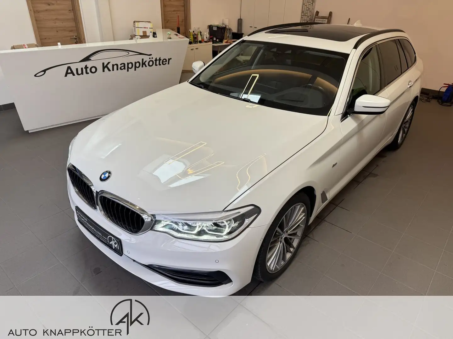BMW 530 5er - 530 d xDrive M Sport AHK/HUD/PANORAMA Weiß - 2