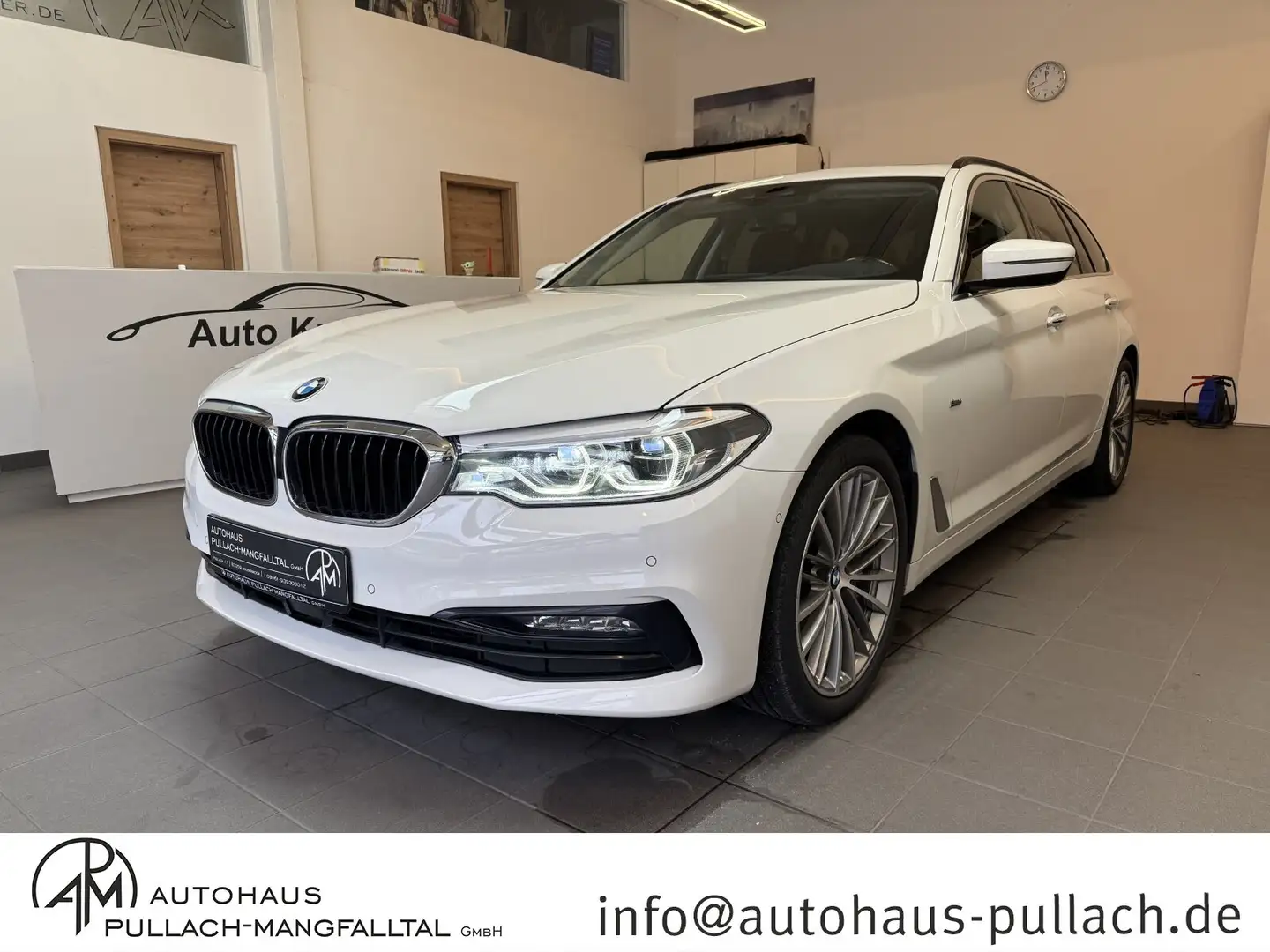BMW 530 5er - 530 d xDrive M Sport AHK/HUD/PANORAMA Weiß - 1