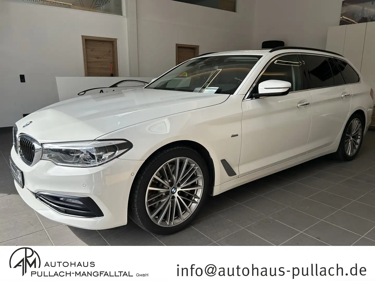 BMW 530 5er - 530 d xDrive M Sport AHK/HUD/PANORAMA Wit - 1