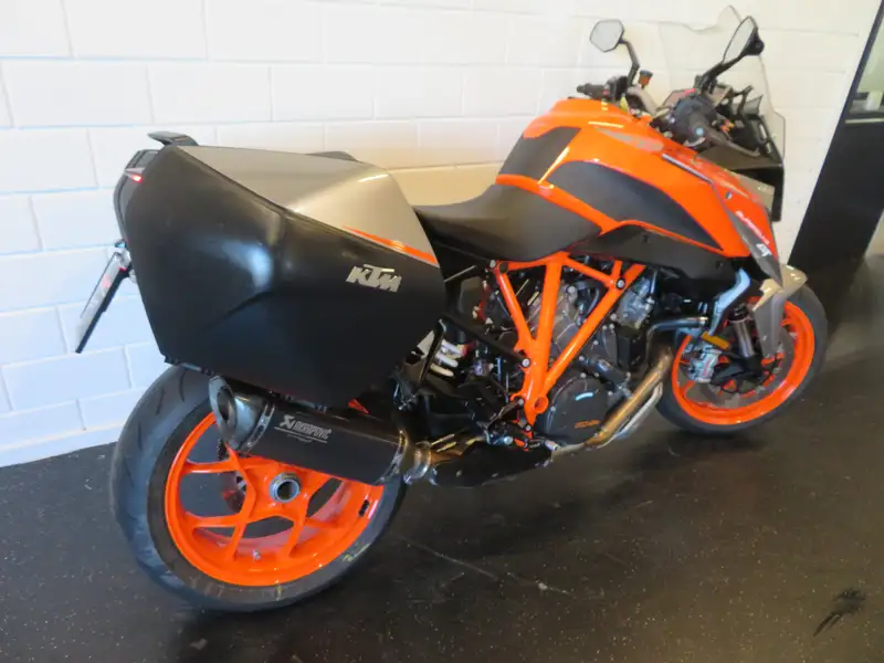 KTM 1290 Super Duke GT - foto 3